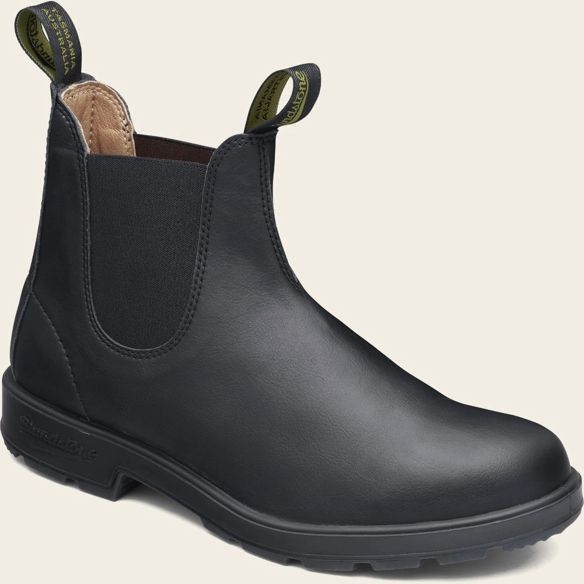 Durable Shell All Day Wear 2115 Chelsea Boot in Black from Blundstone