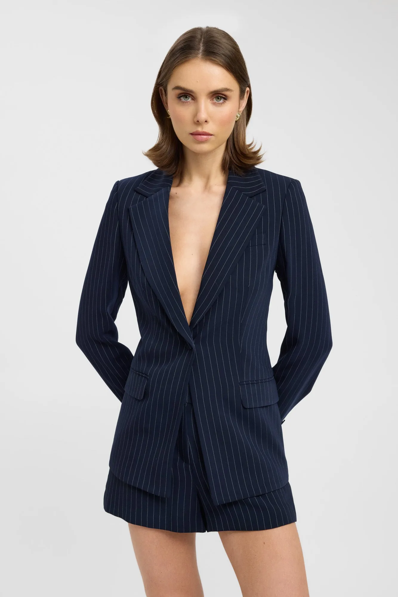 Single Buttons Non Restrictive Tailoring Oslo Cinched Blazer