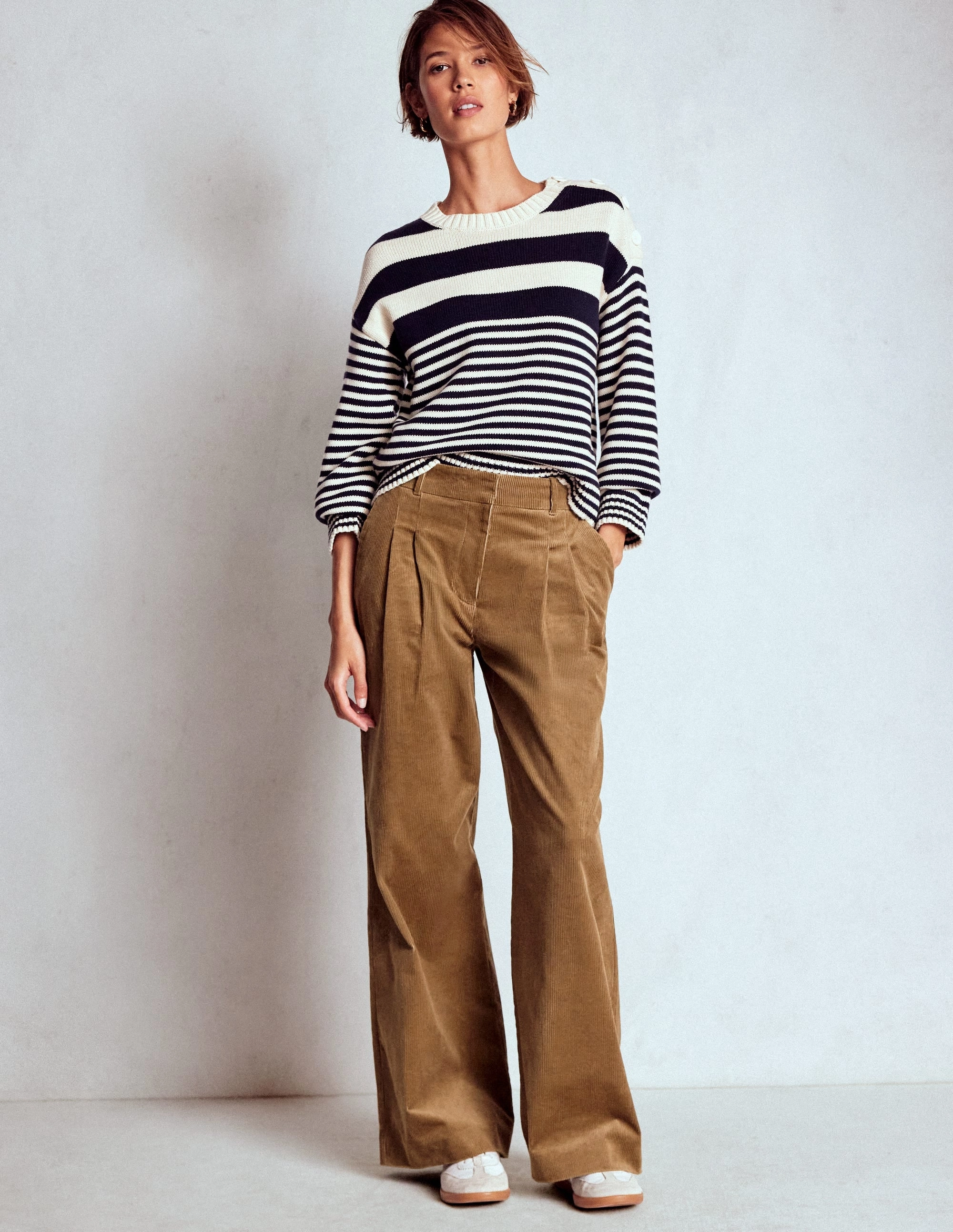 Breathable wear High-waisted fit Kensington Cord Trousers-Latte