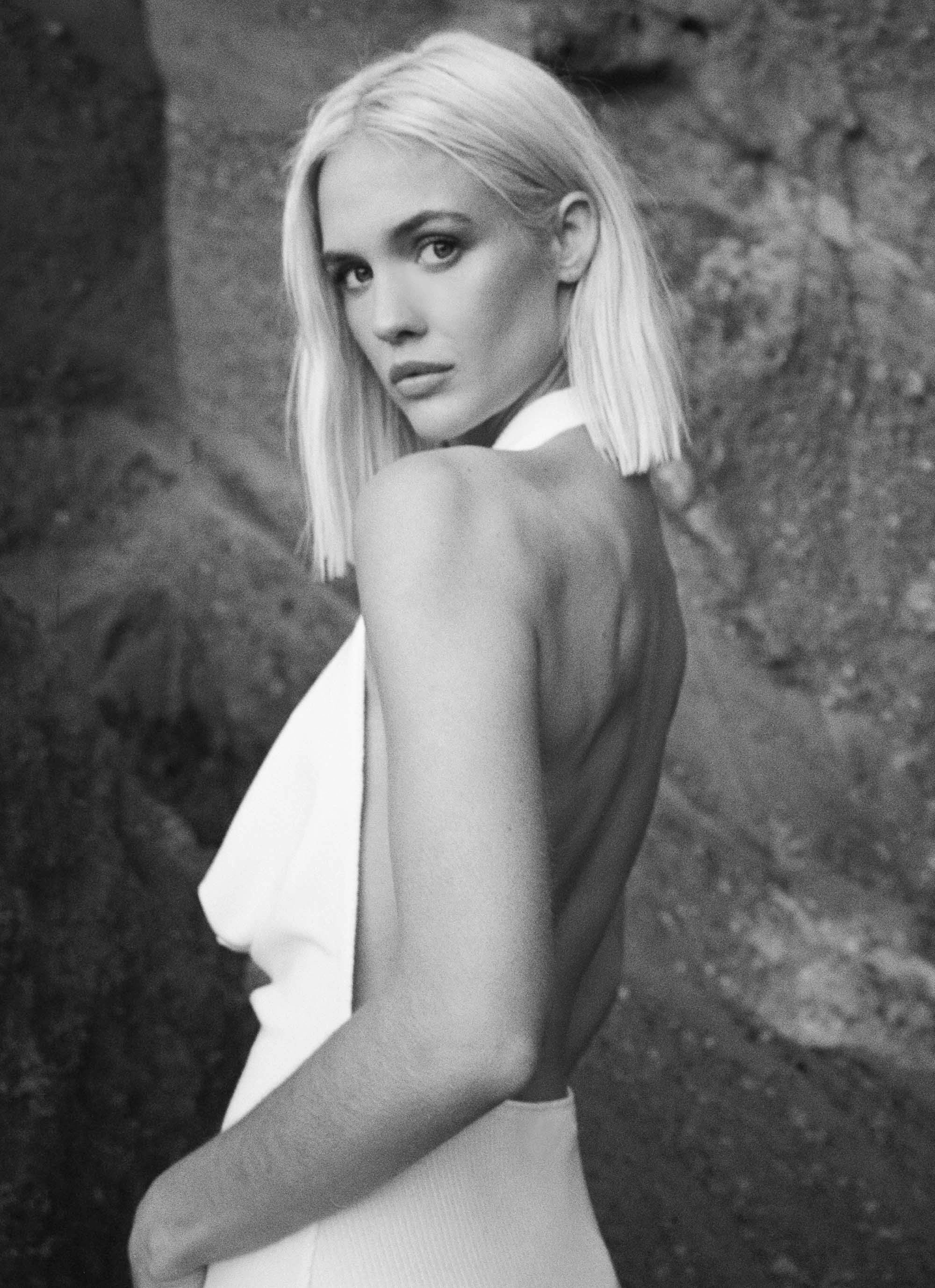 Light Aesthetic Wrap Glow Anella Maxi Dress - White