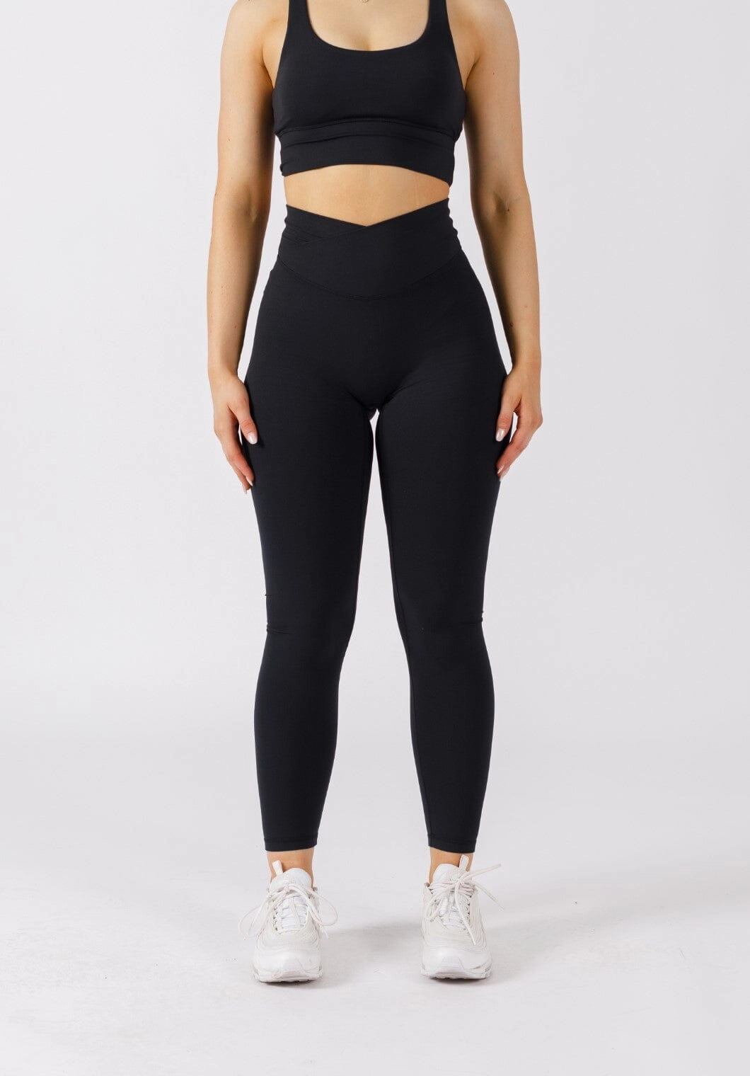 AirSilk Crossover Sculptseam? Legging Black Casual Comfort Fit Cozy Base