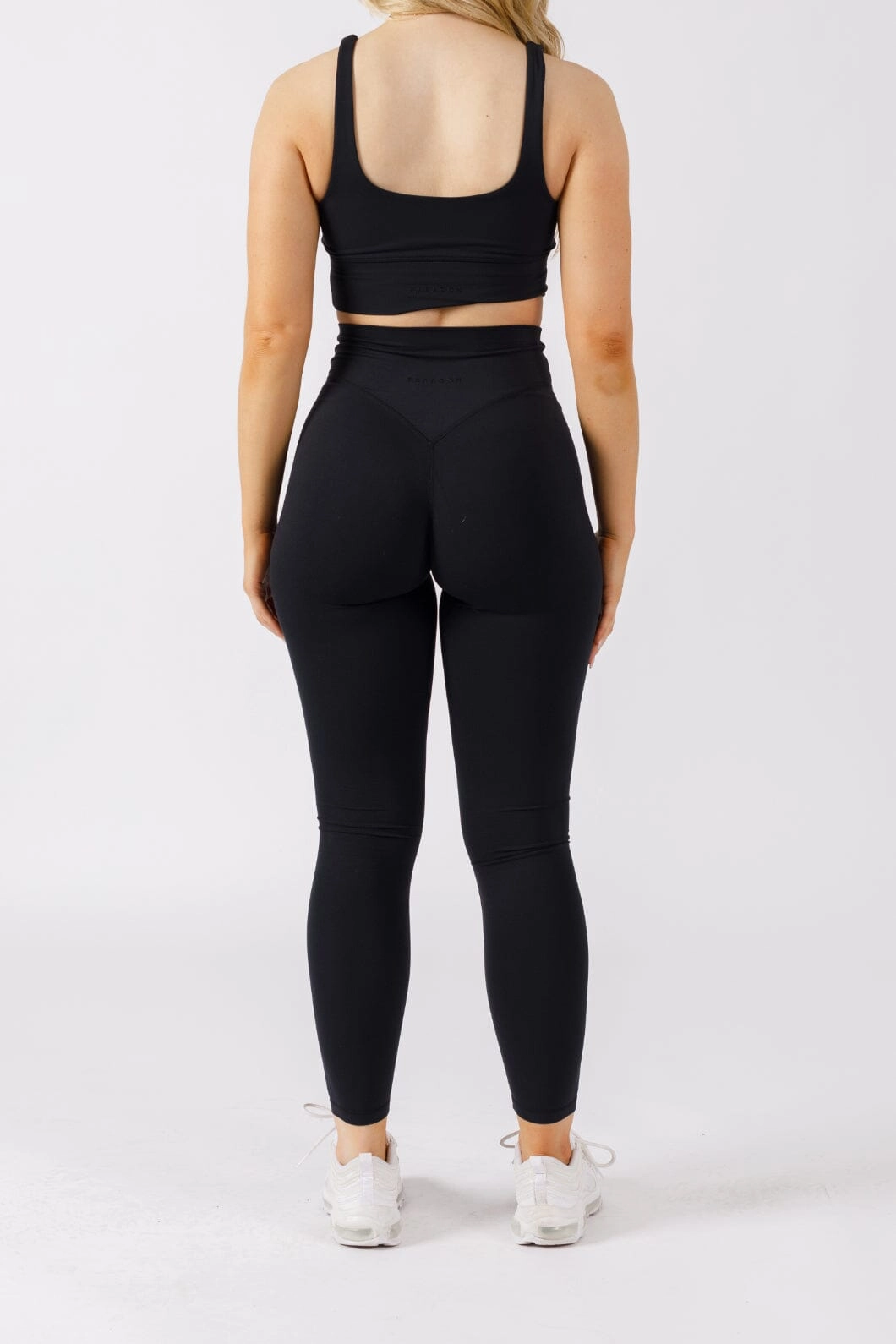 Mesh Ventilation Zones AirSilk Crossover Sculptseam? Legging Black