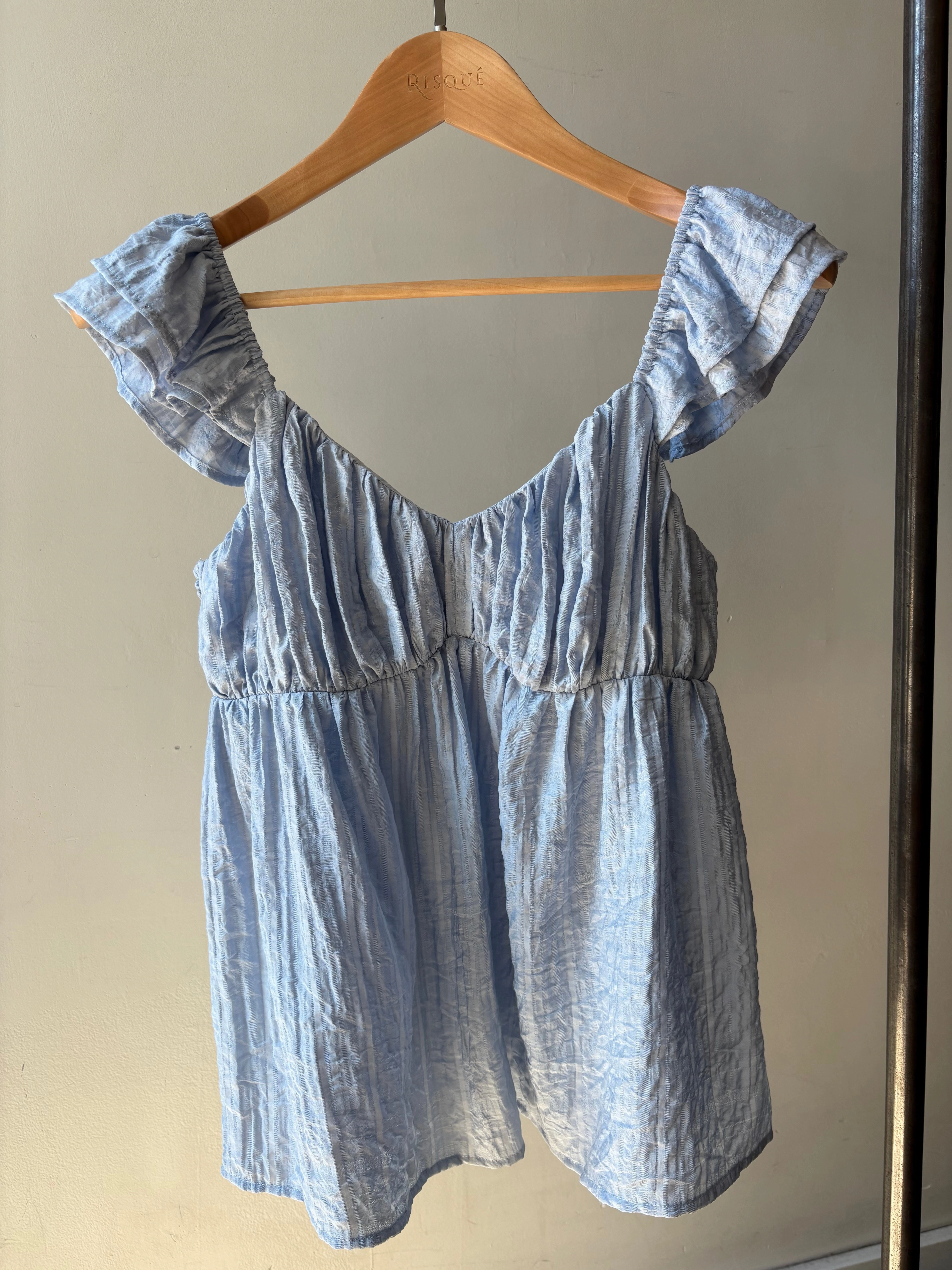 regulation setting AT THE COTTAGE Top