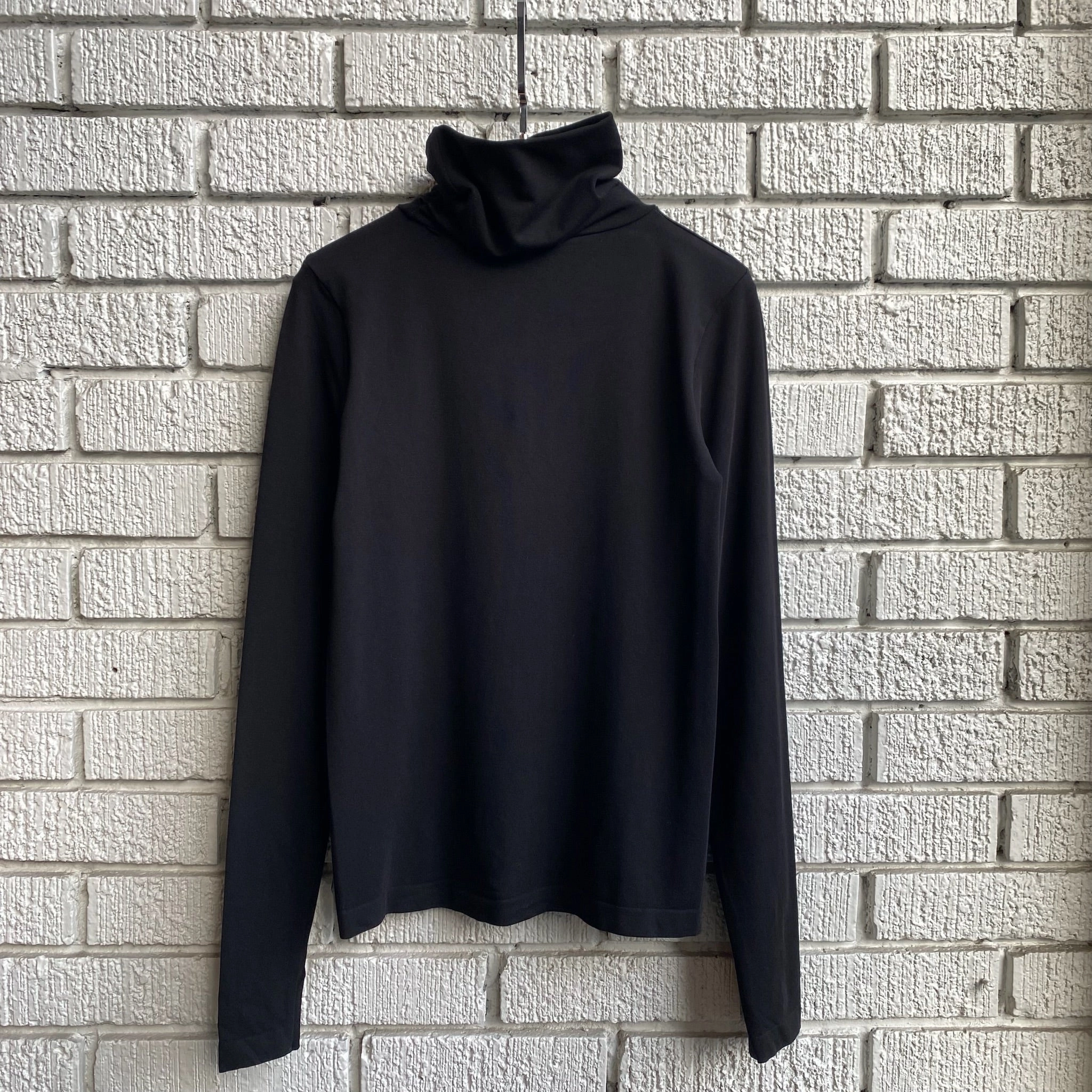 Formal Charm Medicine Bamboo Short Turtleneck Top