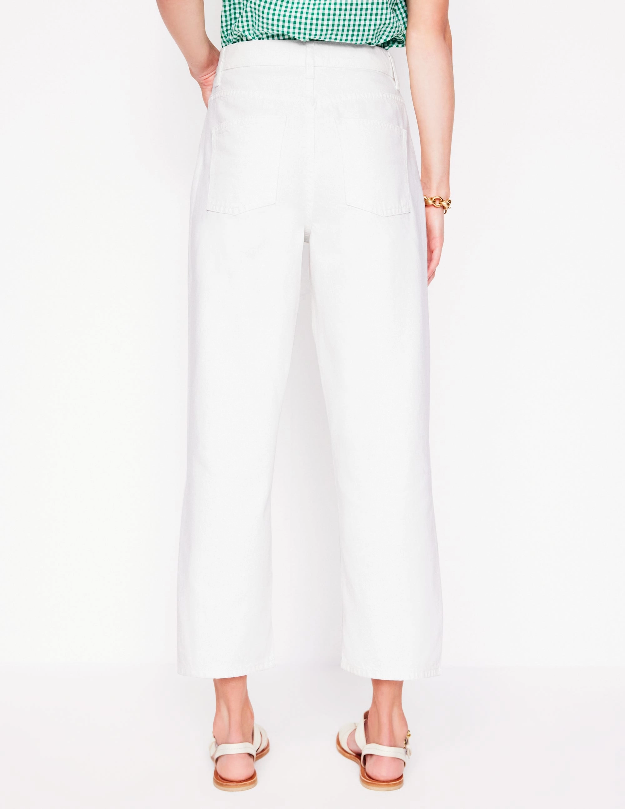 Moisture Wicking Technology Barrel Leg Jeans-White