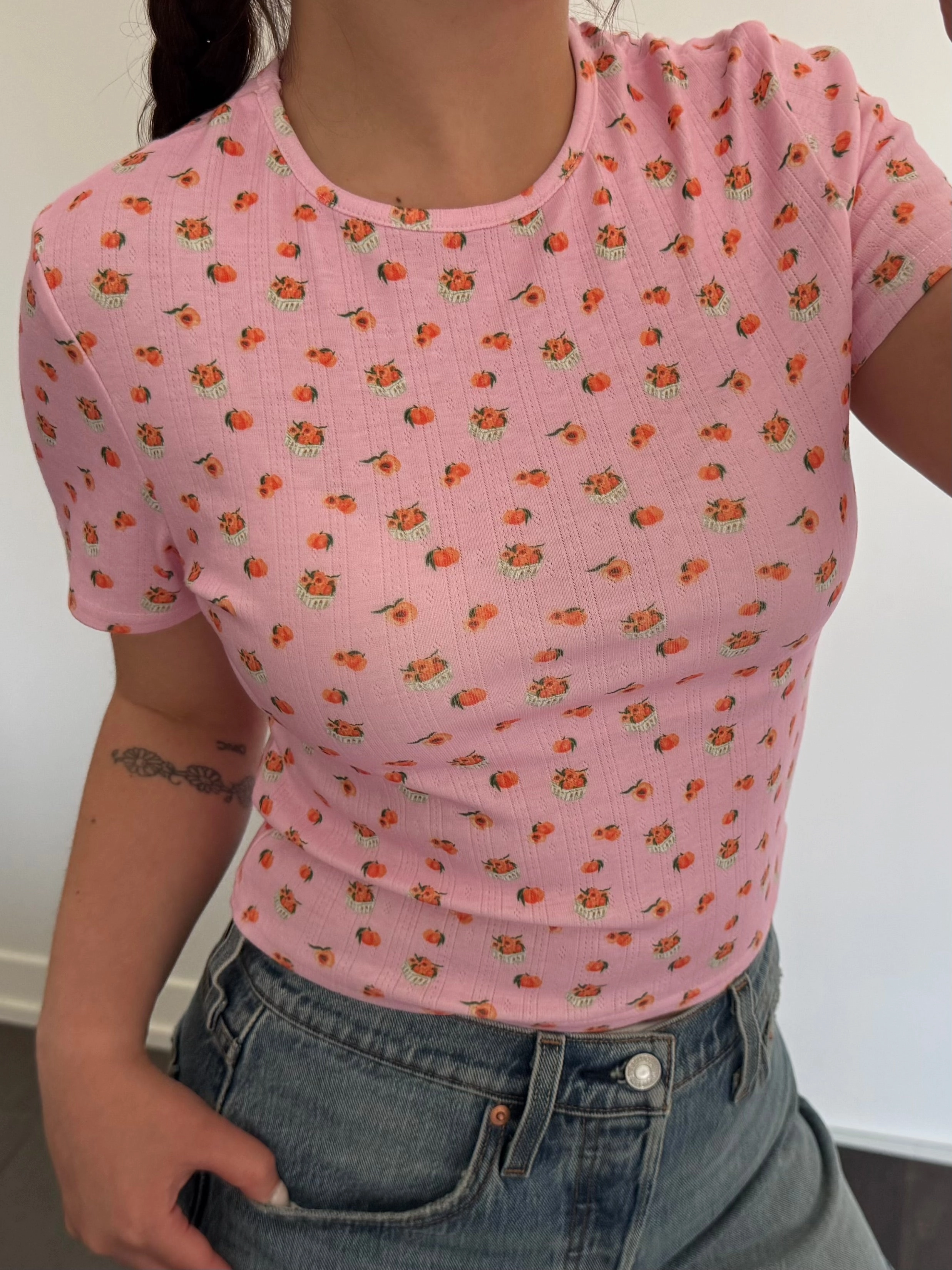 Durable Colorfast Finish Fun Style BASKET OF PEACHES Tee