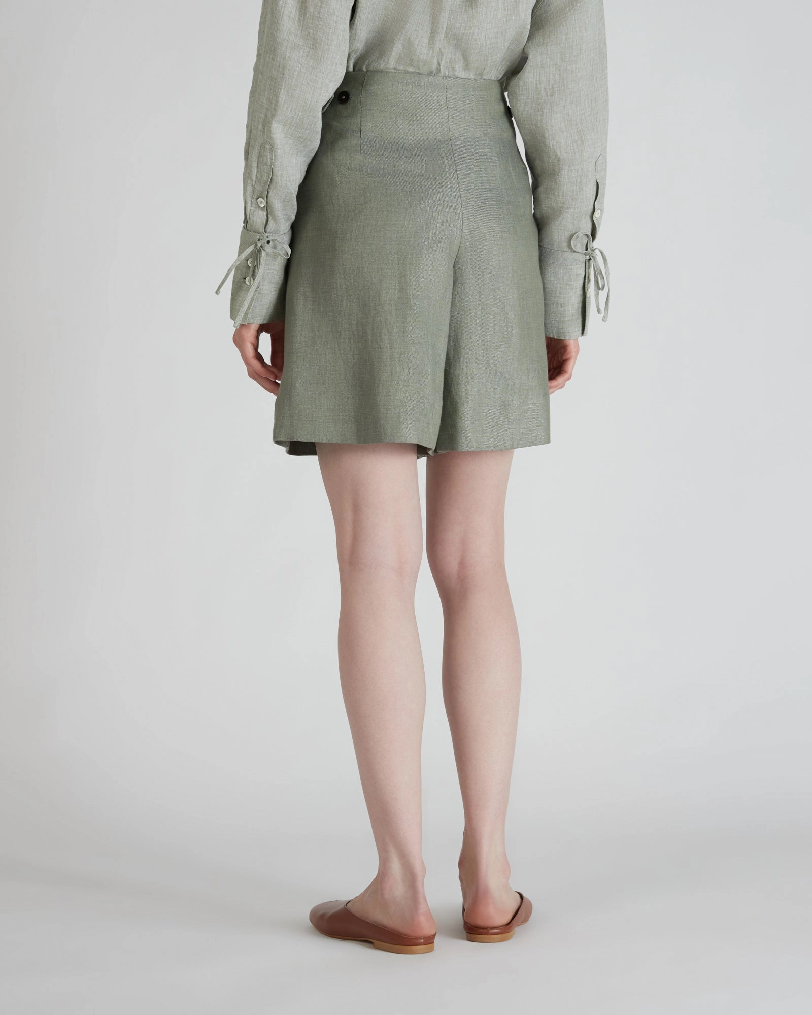 Stylish Look Bermuda shorts in linen