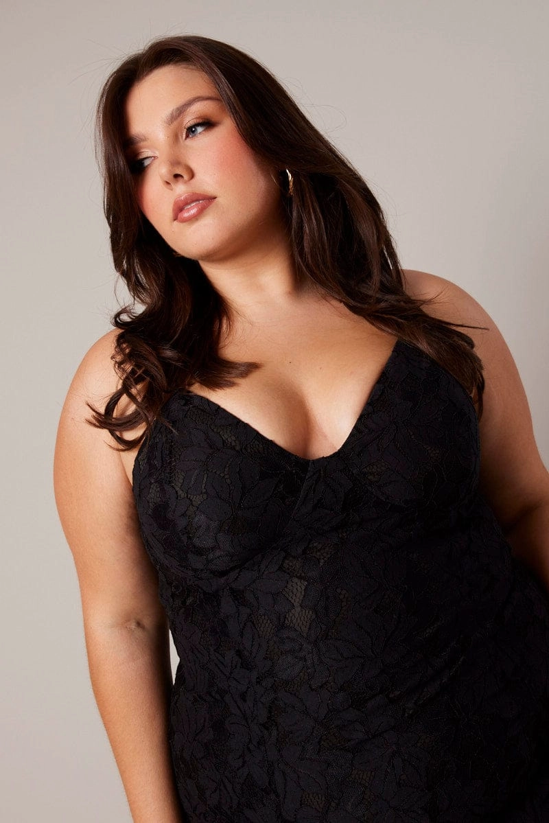 Perfectly Fit Look Statement-Piece Black Lace Bra Cup Bodycon Dress