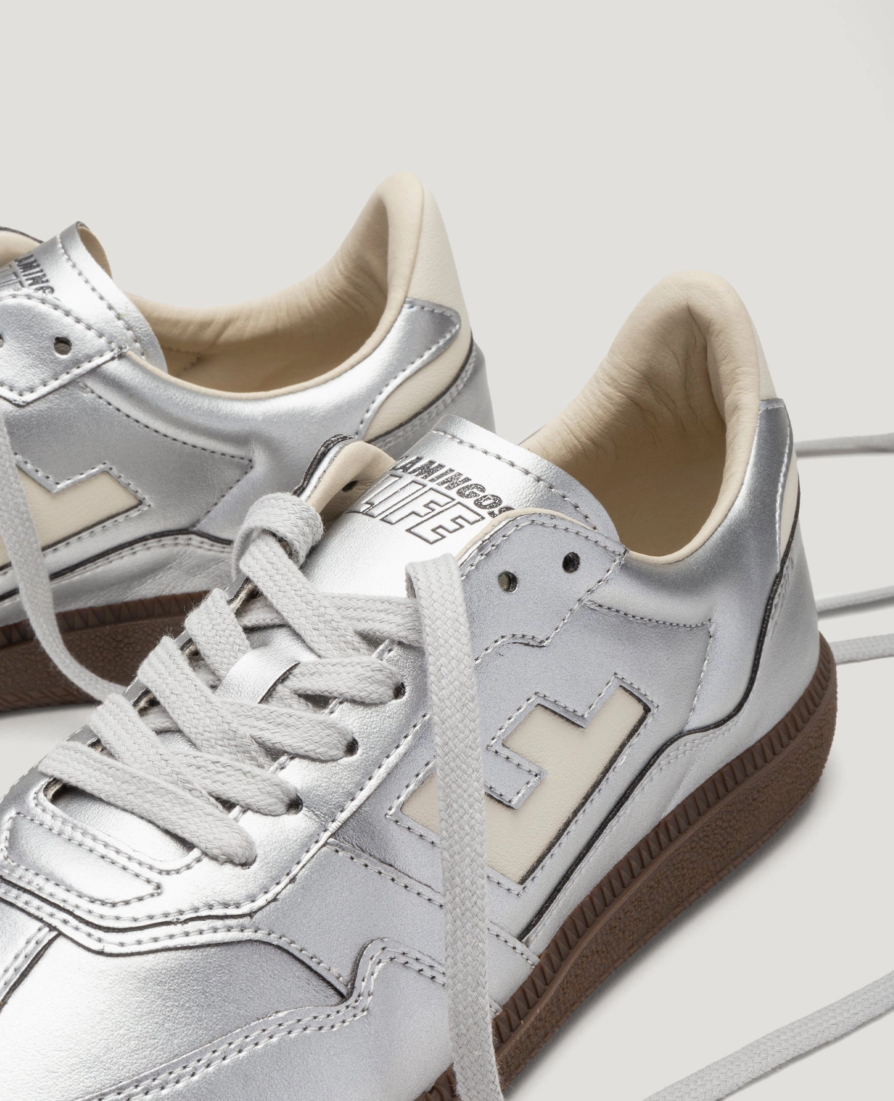 Wide toe box Burela Slim in Silver from Flamingos Life