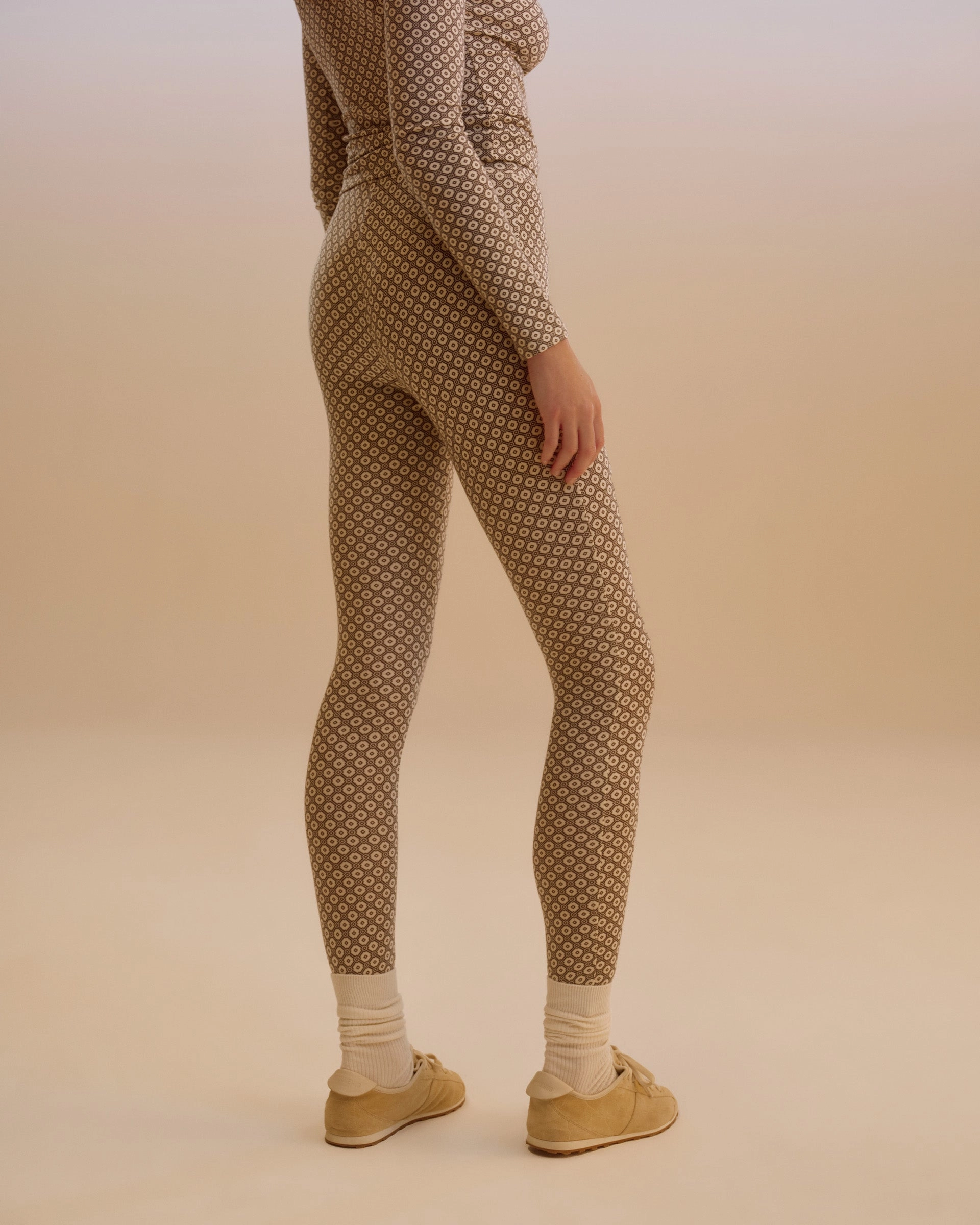 Daily Routine Rib Knit Fit and Comfort Thermal Printed Leggings - Marshmallow White/Coffee Bean
