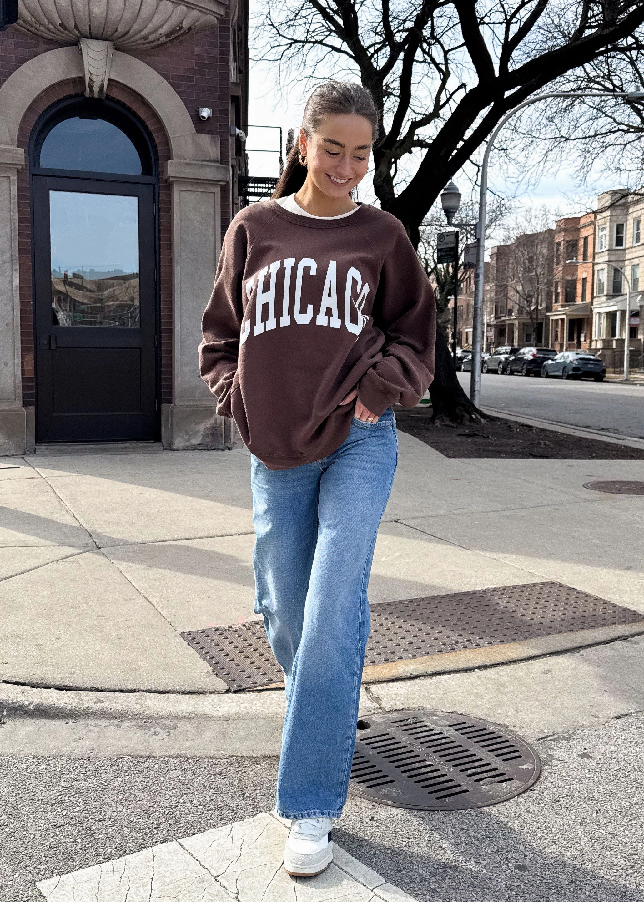 Street Style Chicago Classic Crew Sweatshirt - Vintage Chocolate