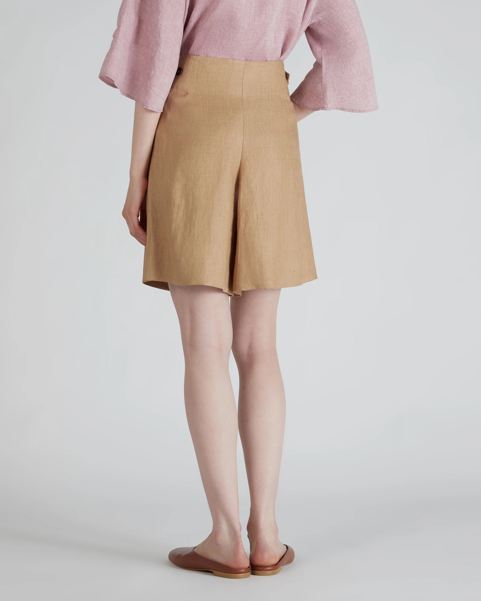 Low Profile Fasteners Bermuda shorts in linen