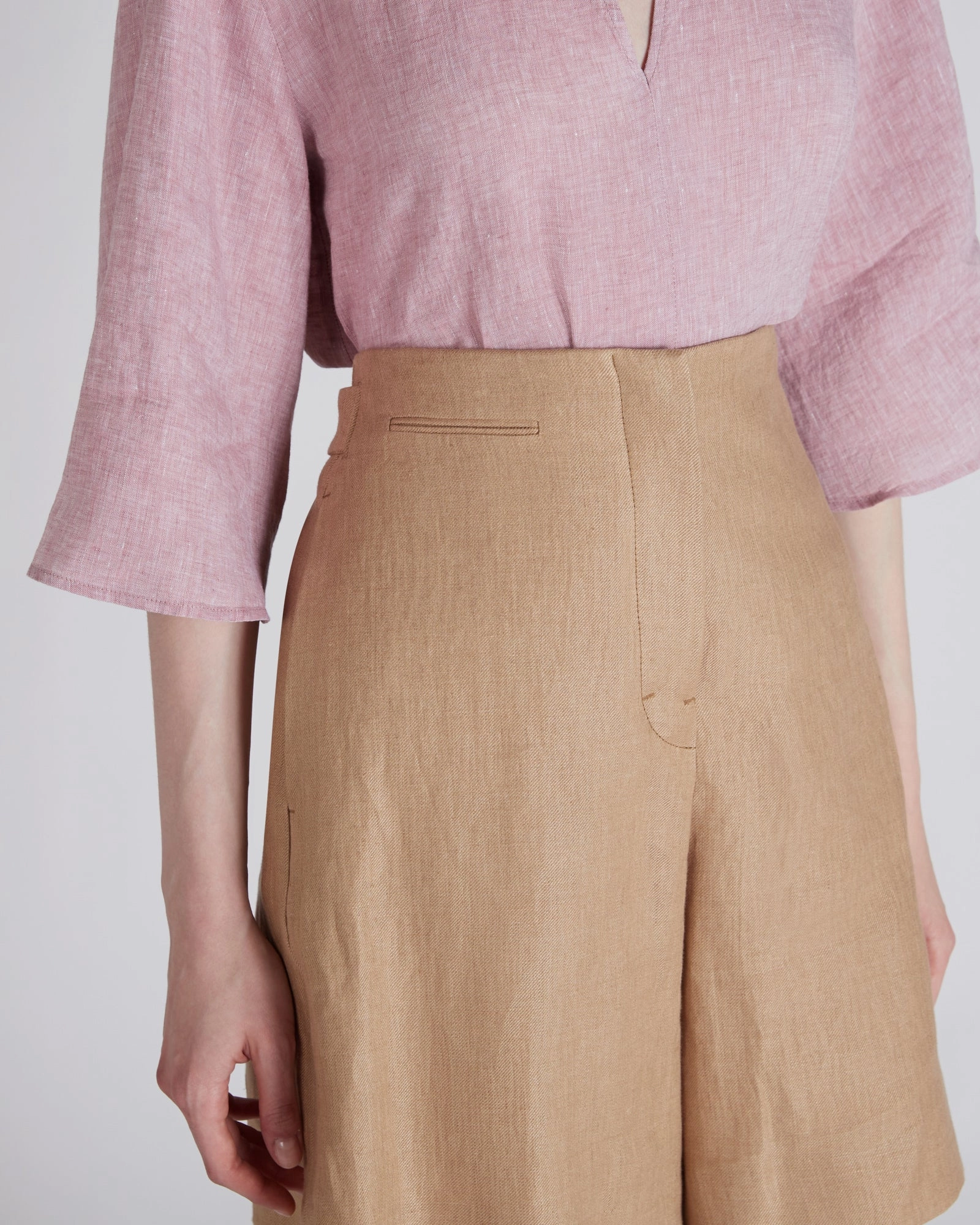 DoubleLayeredHem Durable Waistband Bermuda shorts in linen