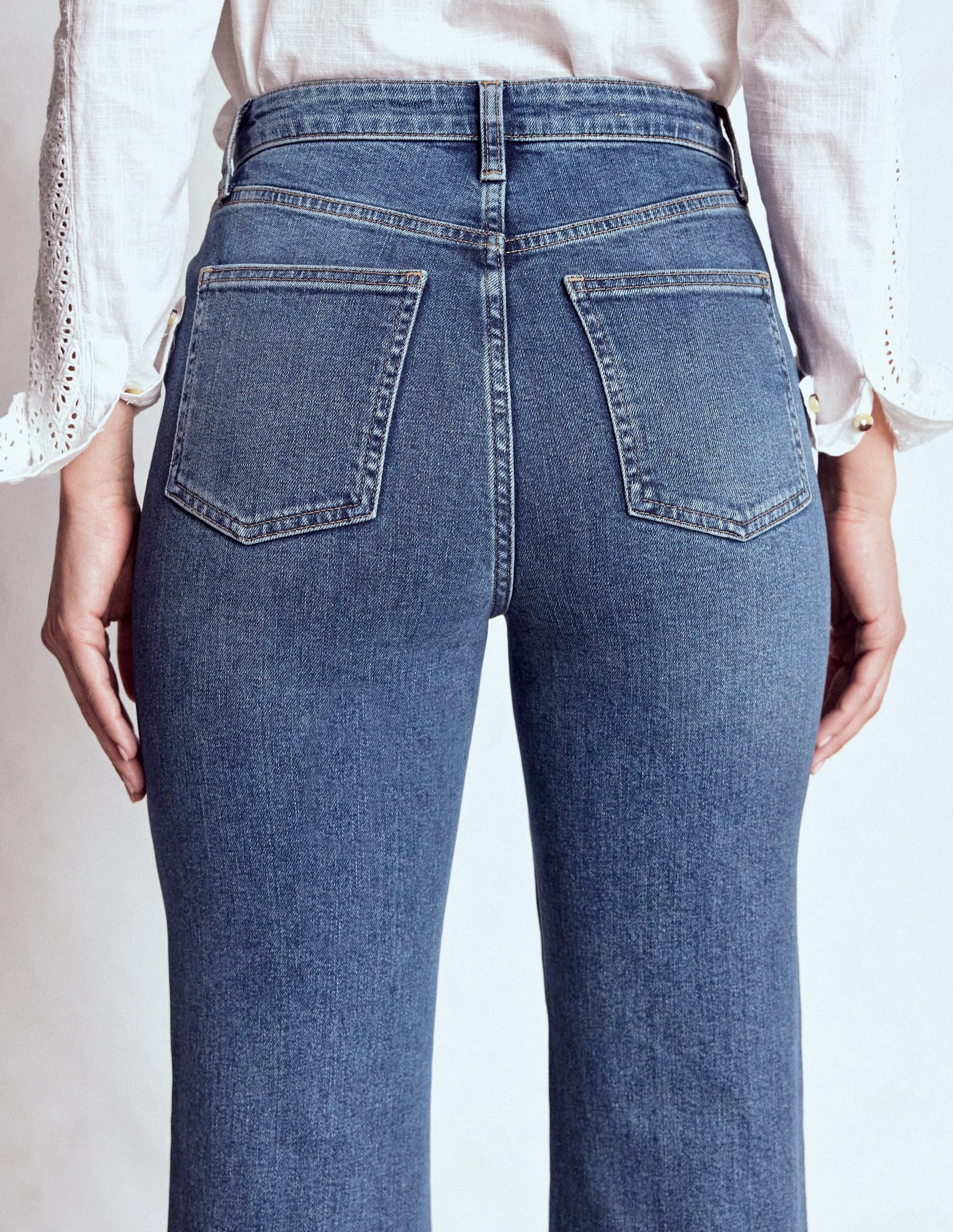High Rise Fitted Flare Jeans-Mid Vintage Comfortable Fit Look