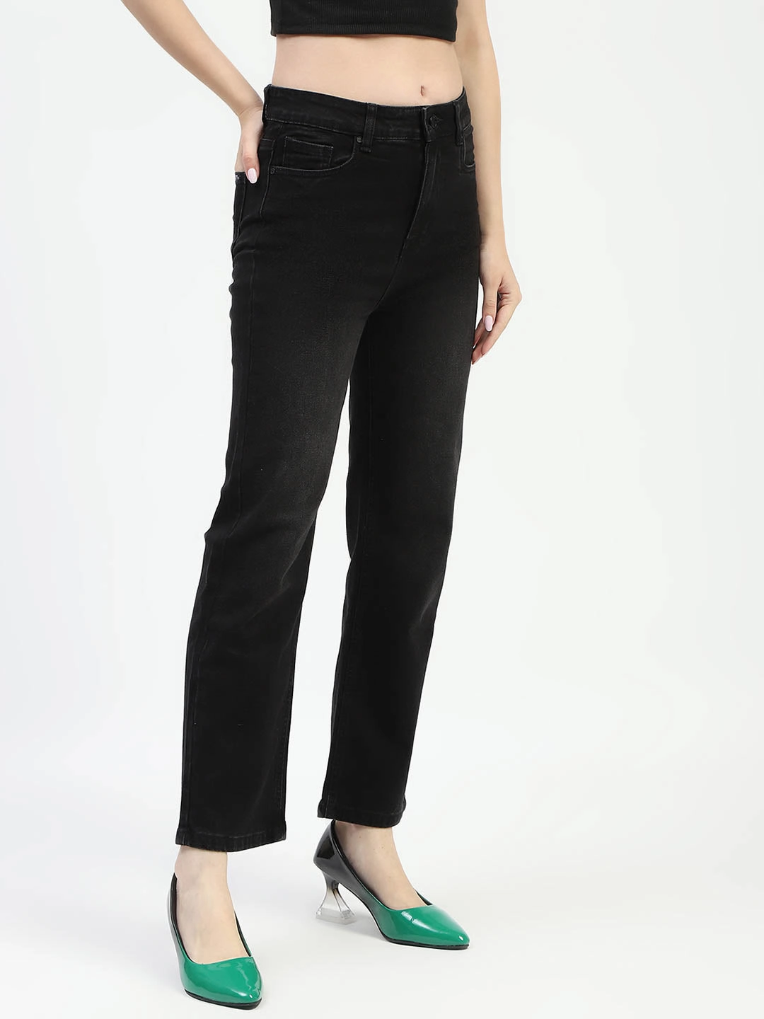 Madame Mid-Rise Black Straight-Fit Jeans Smooth Shape