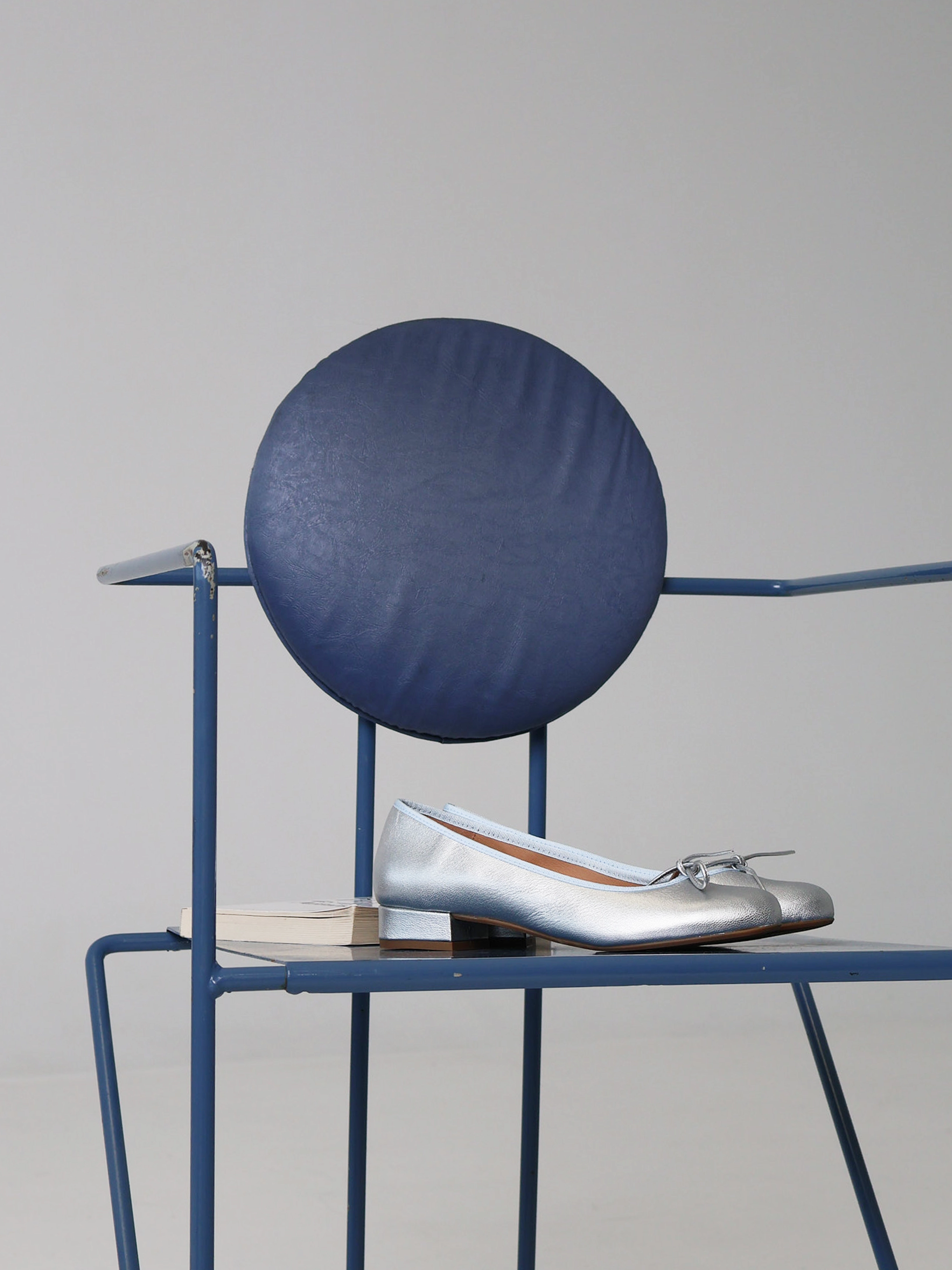 Book Walk Supportive Cushion Covelo Silver Ballerina