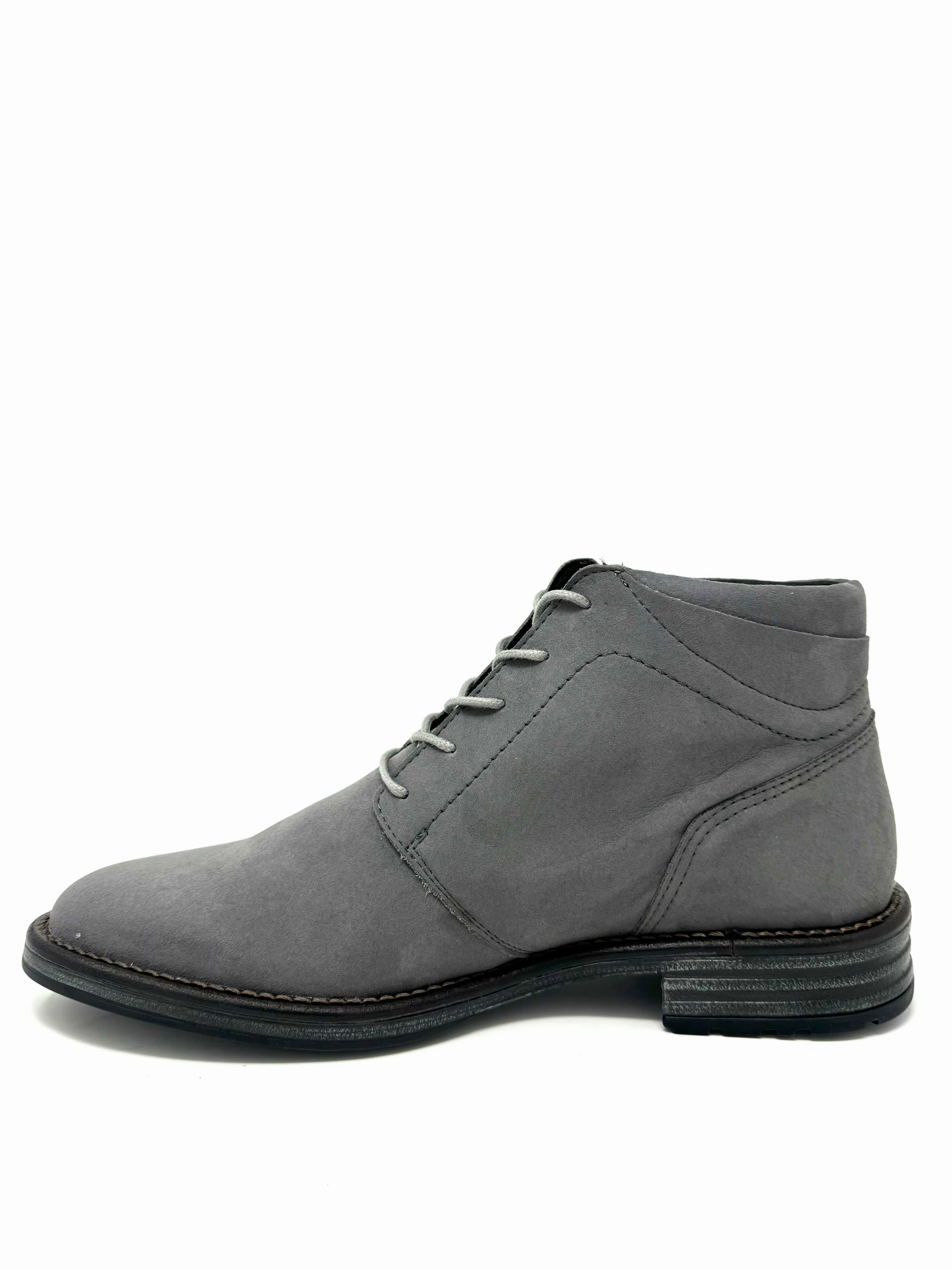 Fernando Boot in Grey Suede from Novacas Anti-Friction Durable Shell Windy Weather