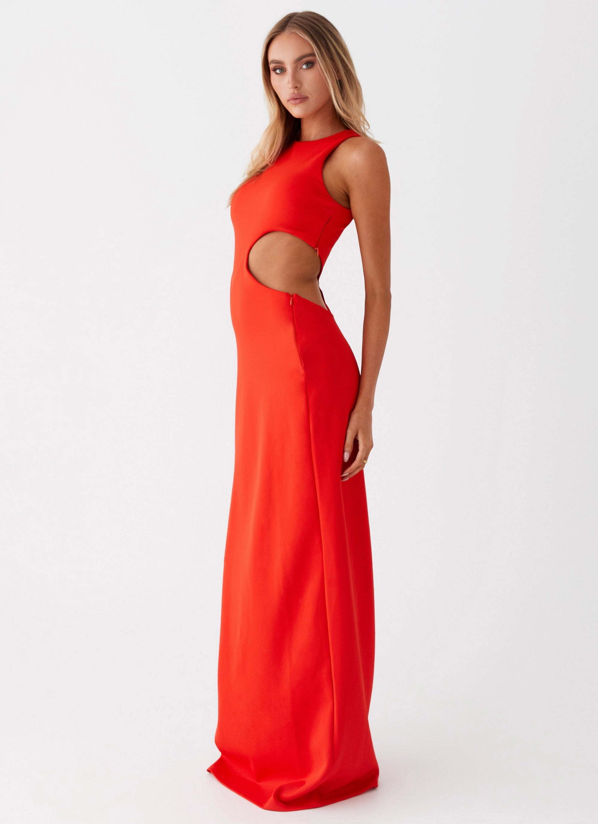 Vaeloria Maxi Dress - Red Polished Fit Button Chic