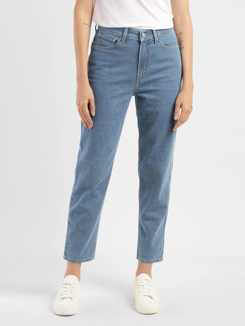 Relaxed Aesthetic Women's Blue Loose Fit Mid Rise Mom Jeans