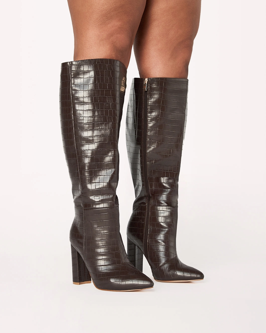 All-Weather Design. MILLA CURVE - CHOCOLATE CROC