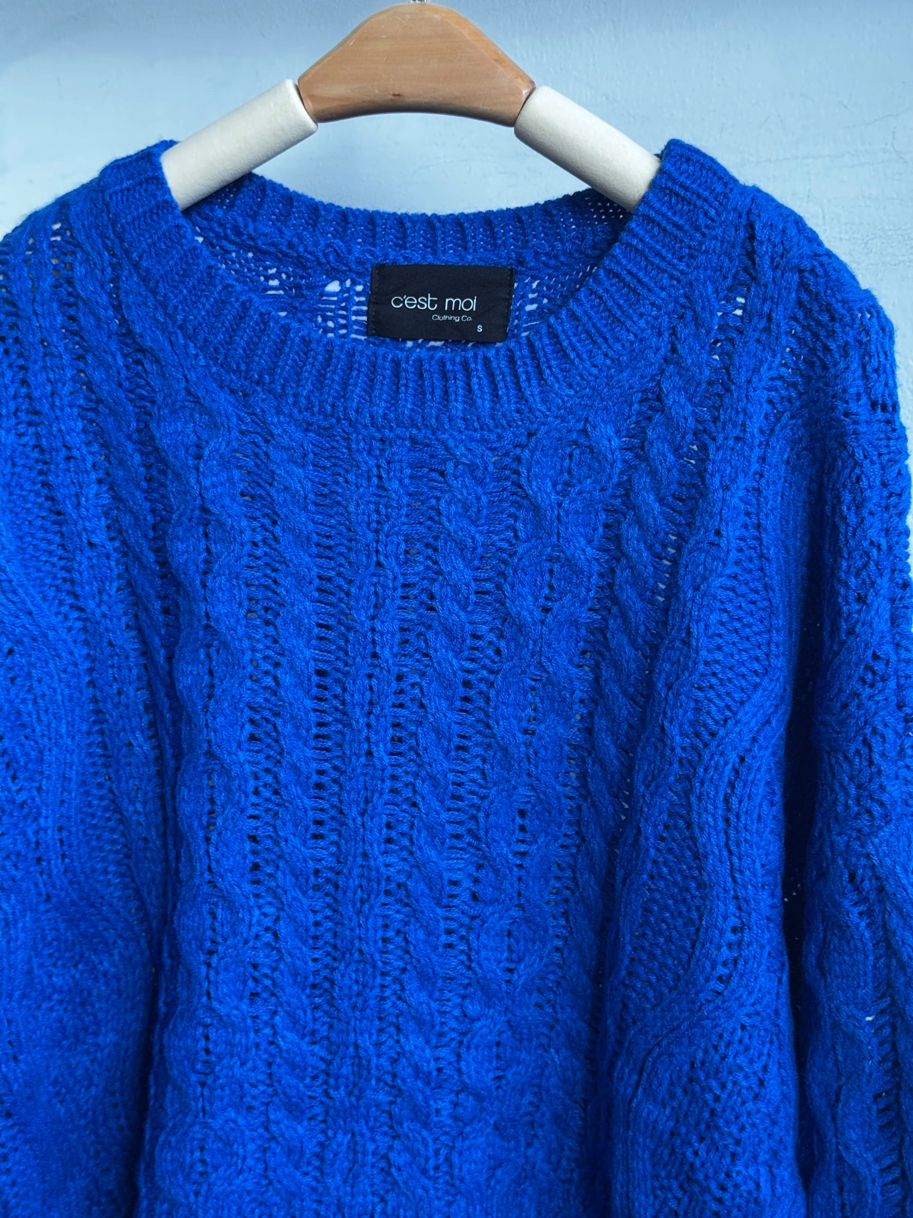 MAIN CHARACTER Sweater Chill Comfort Design Light Reflective Trim