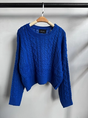 Soft And Comfortable MAIN CHARACTER Sweater