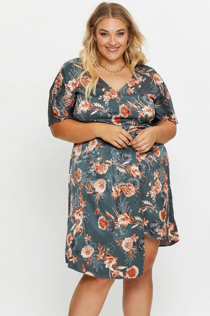 Floral Print Skater Dress V-neck Three-Quarter Sleeve Back Glow Comfort Waist Fit