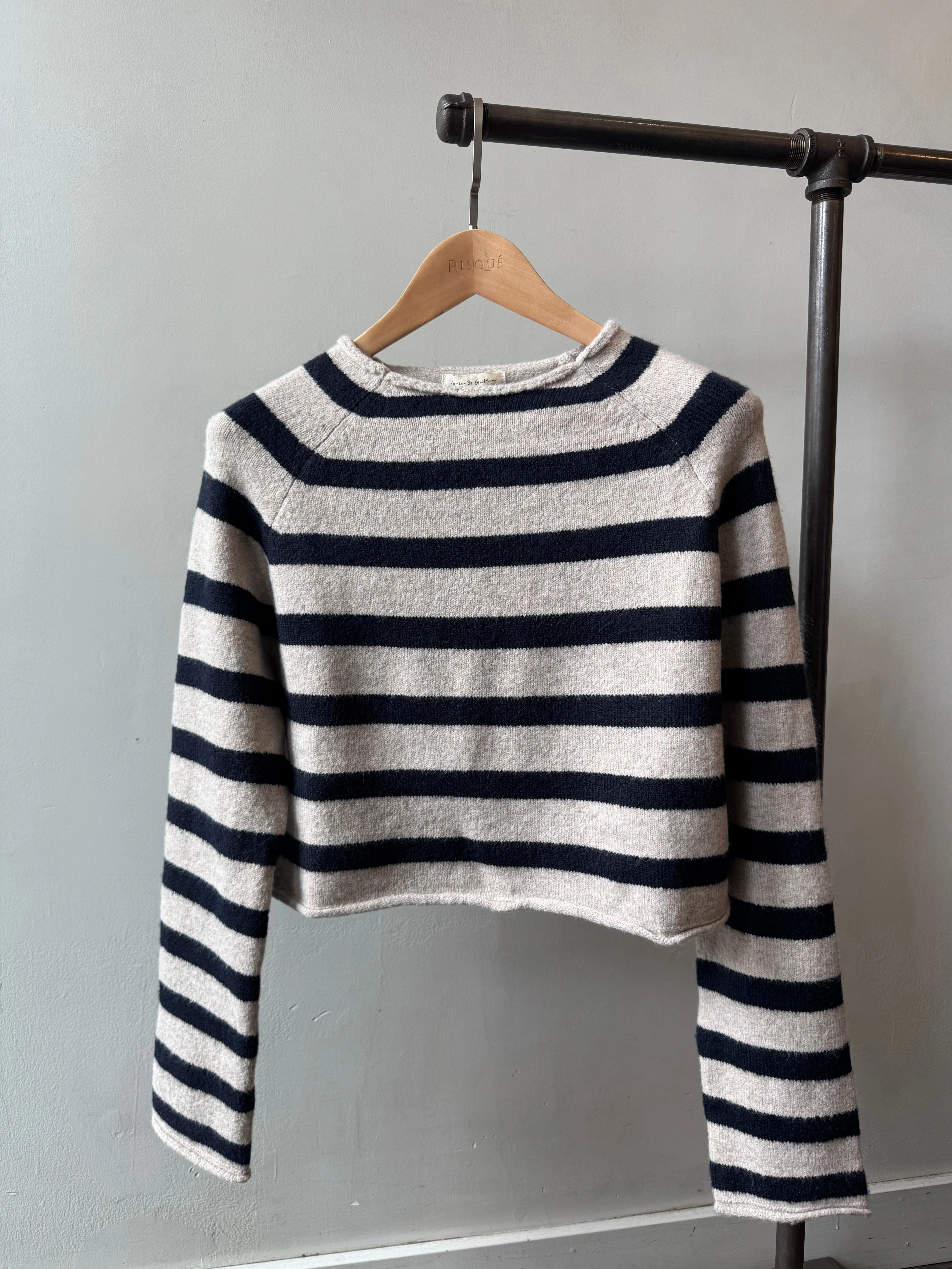 MISTY MORNING Sweater Basic Layering Comfy Stretch Design