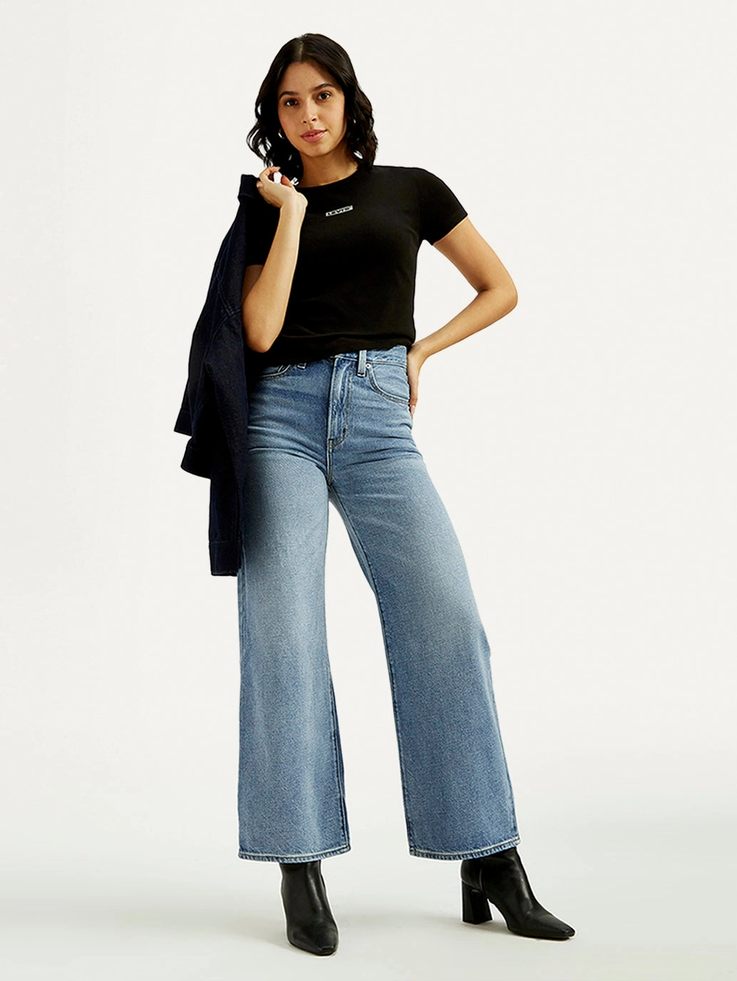 Outfit Plan Women's Light Indigo Ribcage Wide Leg Fit High Rise Jeans