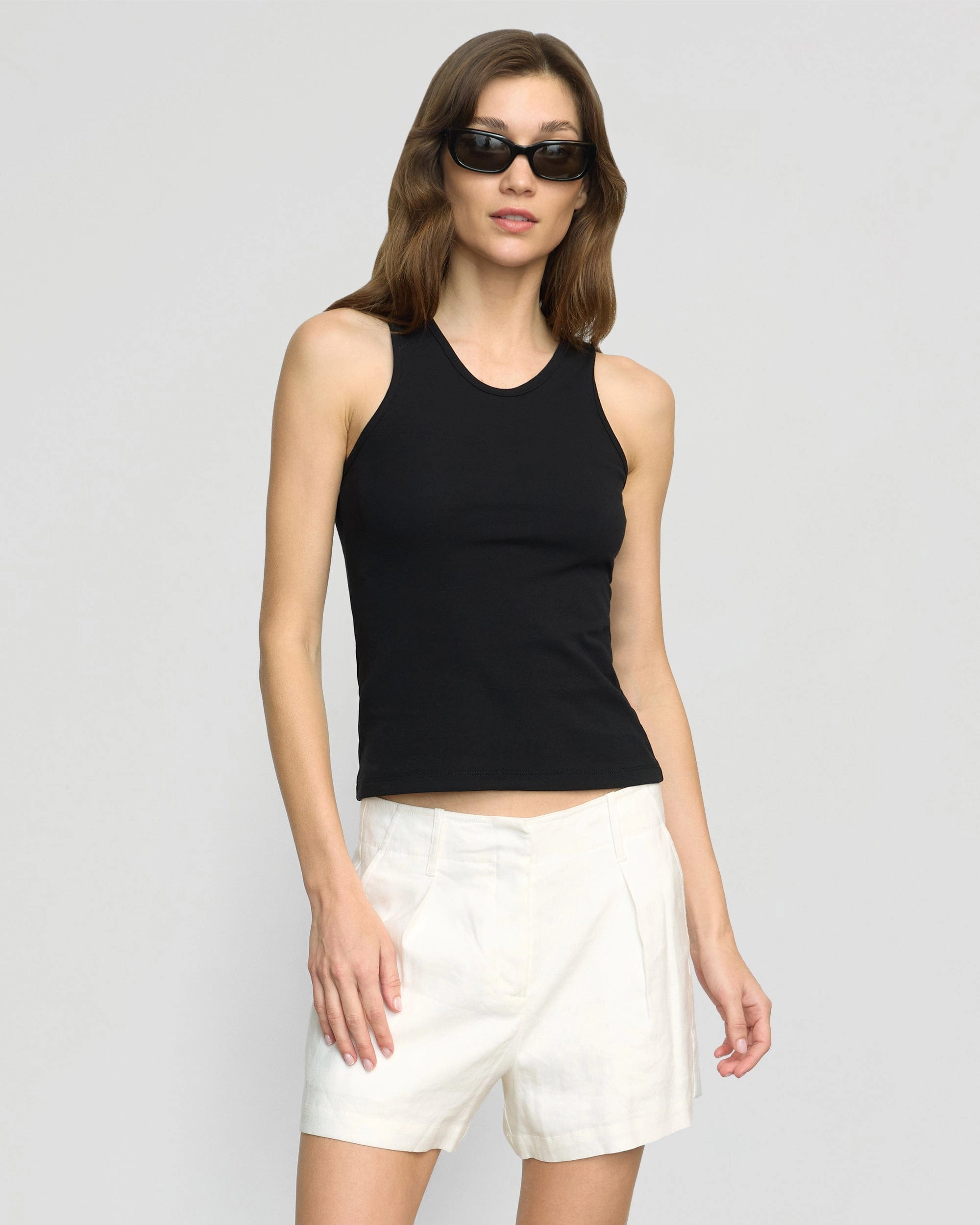 Prithi Scoop-Neck Tank Urban Trend Look Chilly Day Comfort