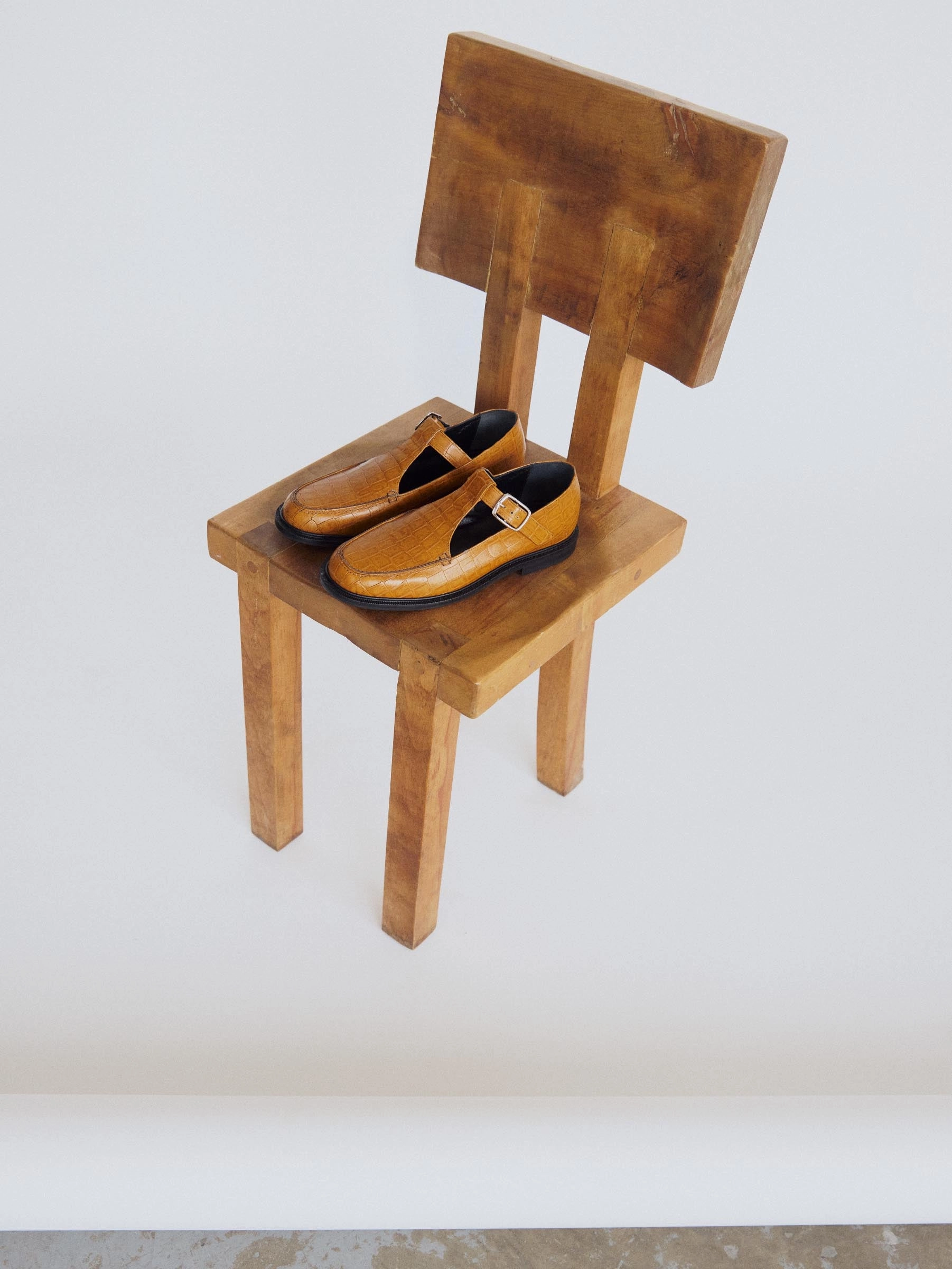 Gala Dijon Mary Jane Fish Glow Cushioned Fit