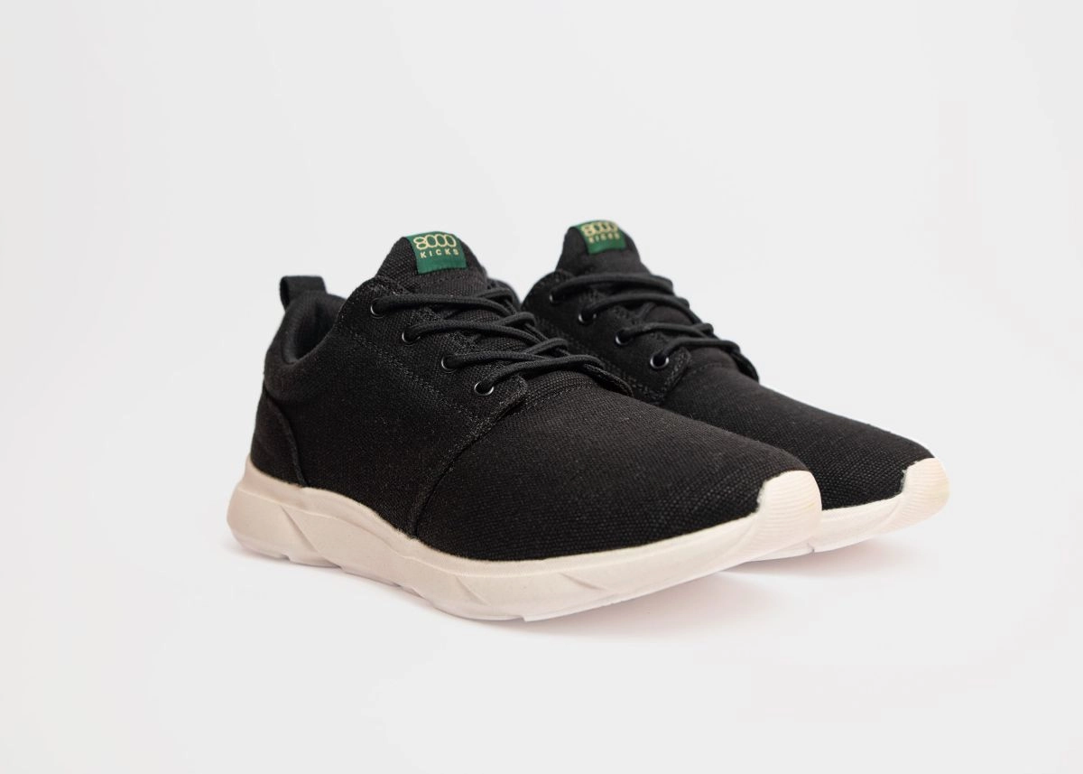 Explorer V2 Sneaker in Black/White from 8000kicks Soft Interior Relax Walk
