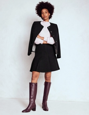 Flippy Textured Skirt-Black Cozy Movement Natural Mood