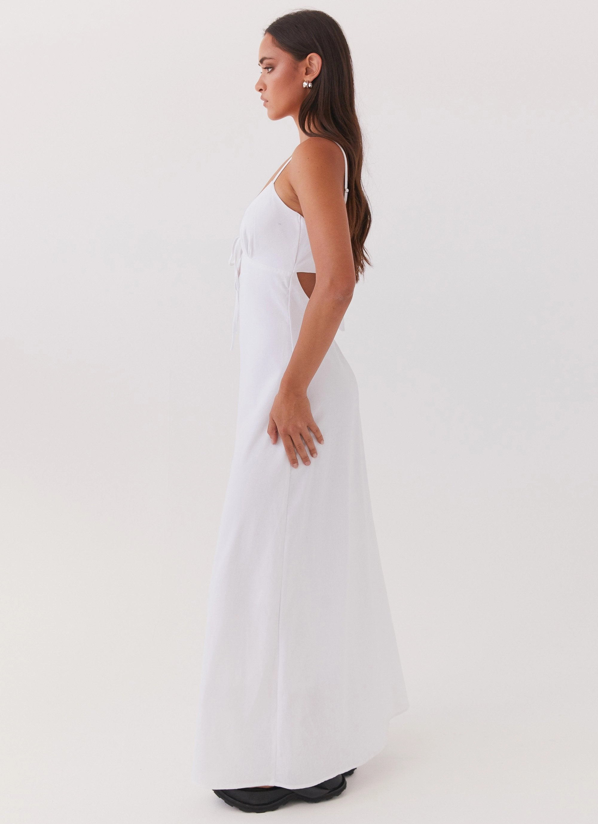 Flora Linen Maxi Dress - White Farm Scene Classic Mood