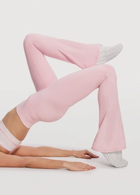 Sleek Fabric Layered Panel Design Foxy Flare Leggings