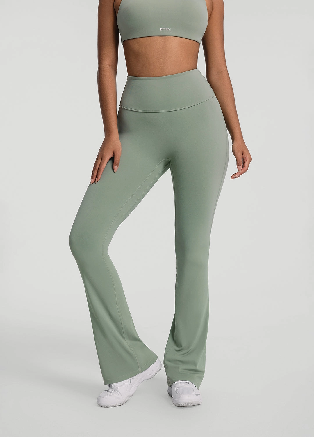 Plus Size Flexible Wear Sculpted Fit Ruched Flared Leggings