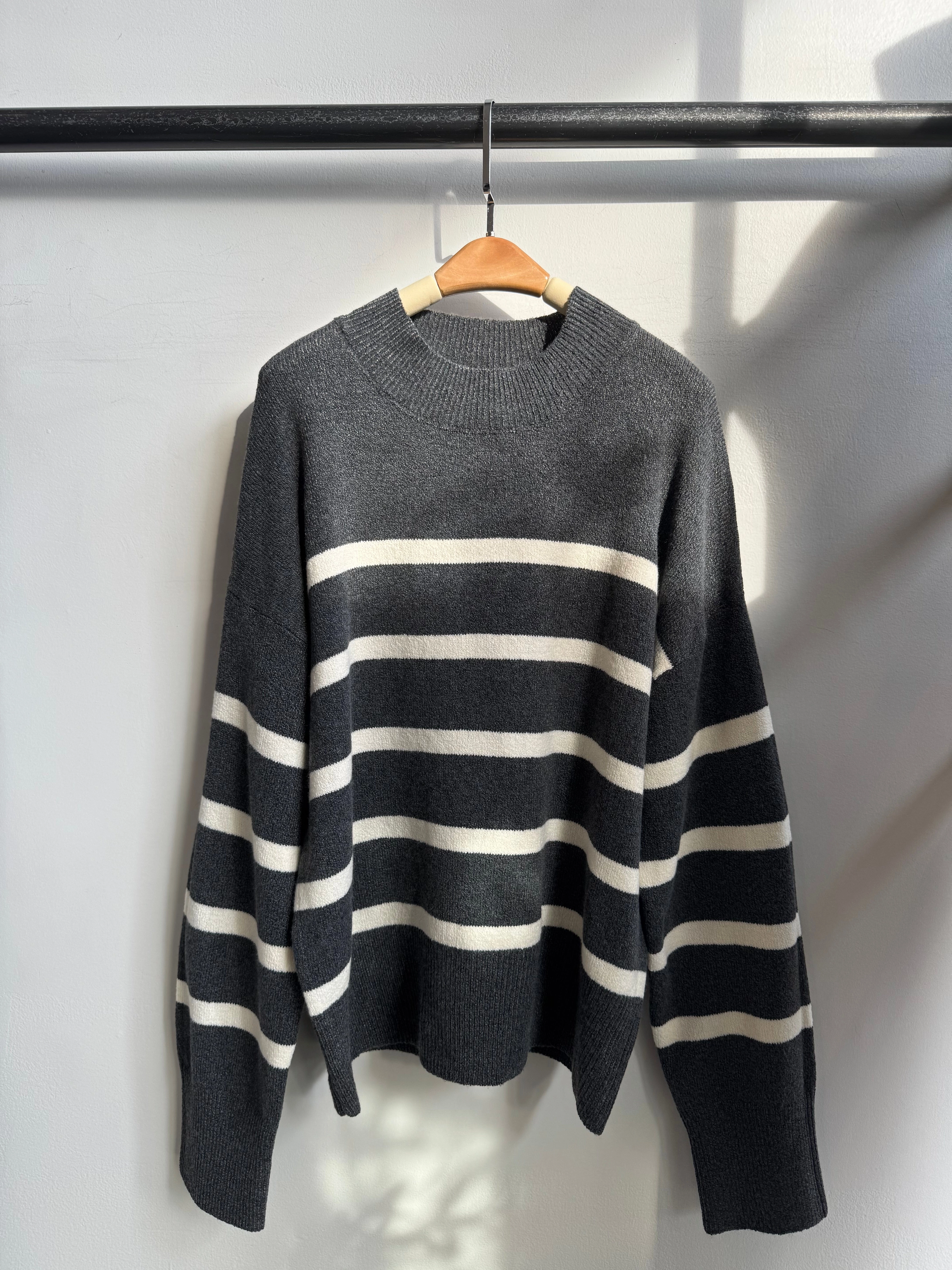 GOOD VIBES Sweater Relaxed Layers Cold Day Look