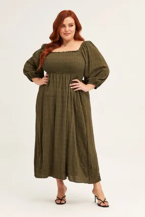 All-Season Comfort Green 3/4 Sleeve Shirred Midi Dress