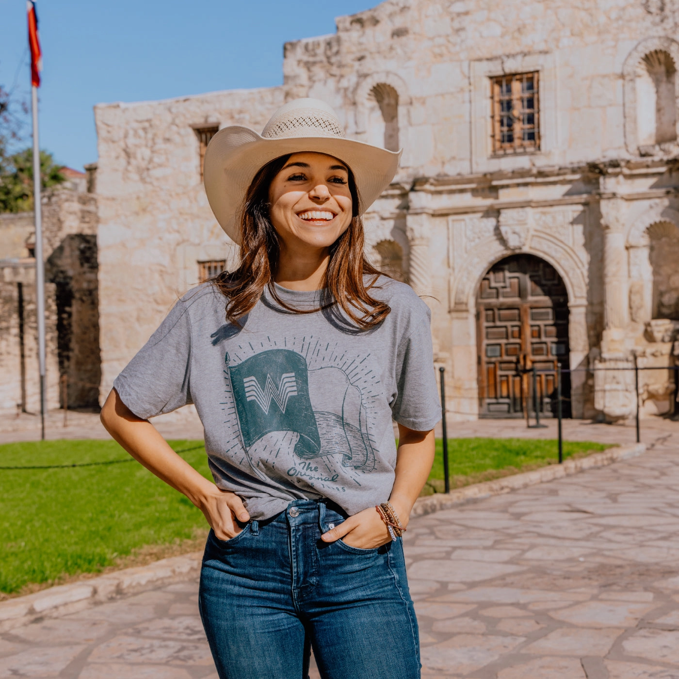 AntiPilling Technology Odor Resistant Technology Grey Flag Tee