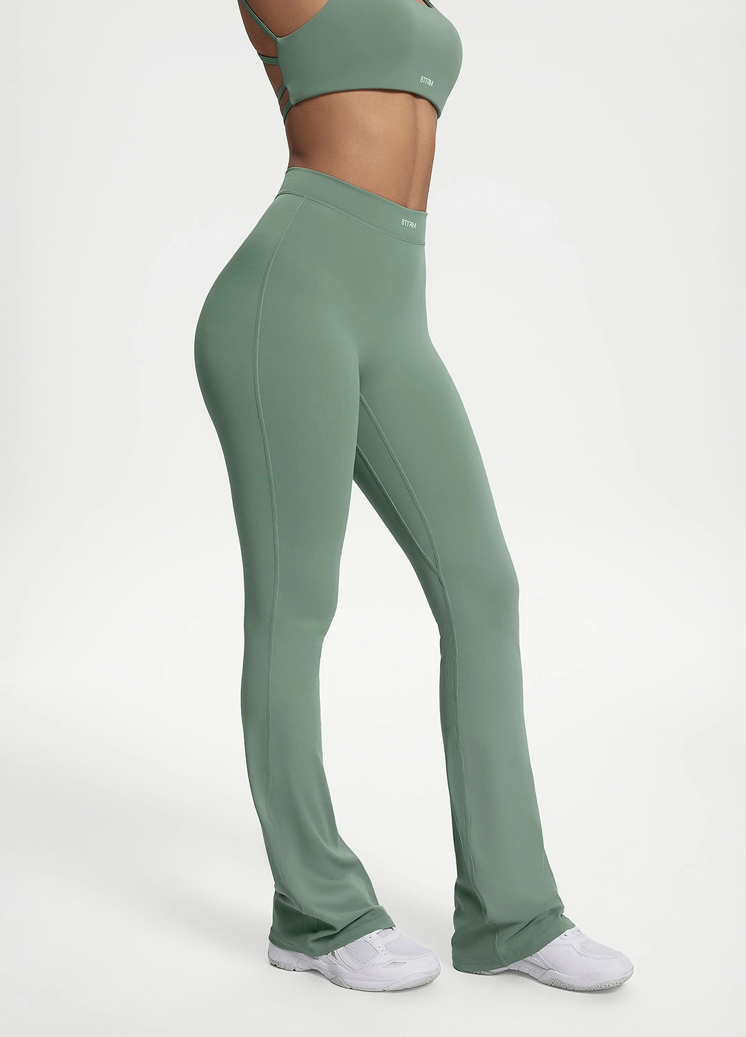Minimalist Style Scrunch Back Flared Leggings