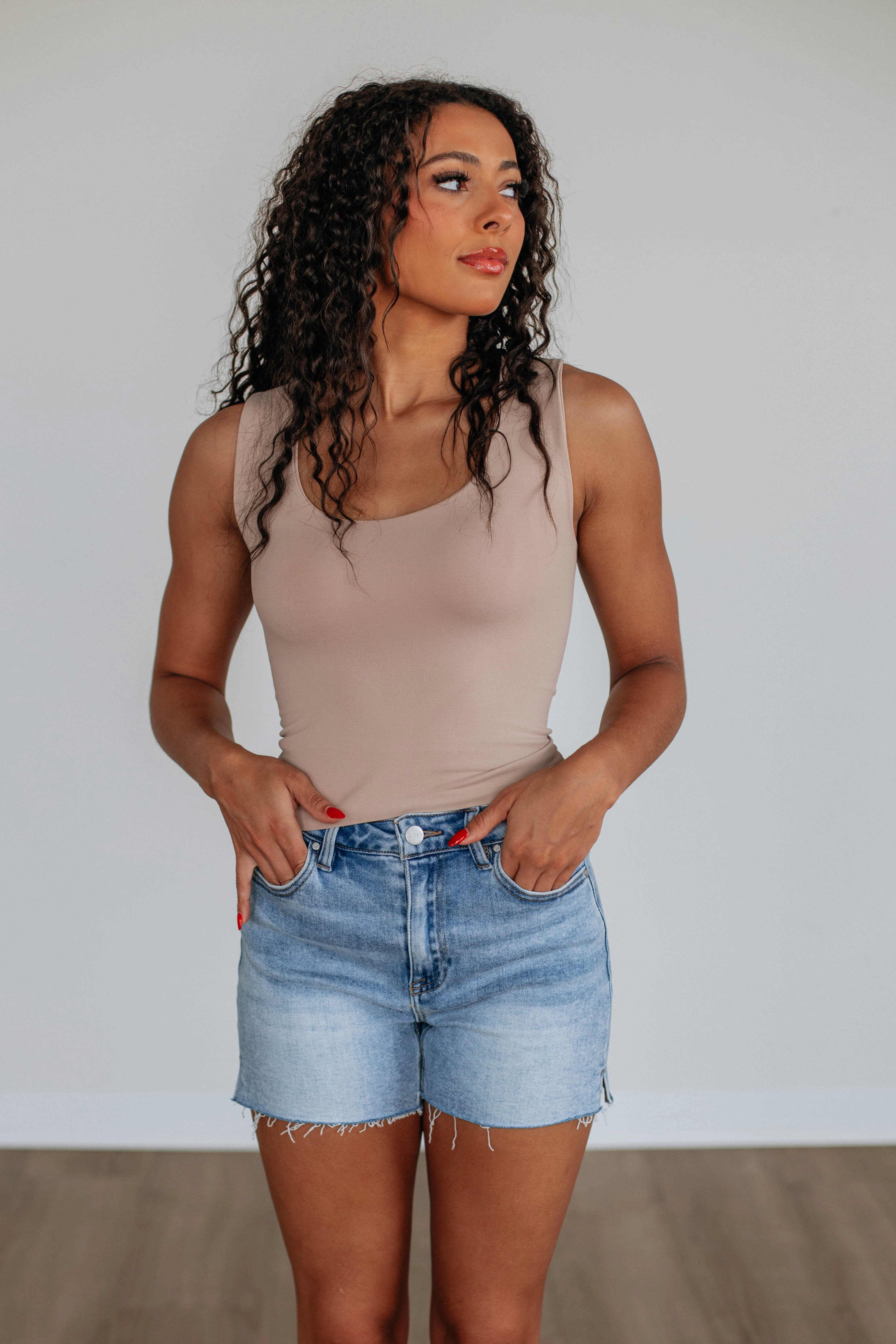 Jetson Seamless Tank - Sand Stay Flexible Fit Elastic Free