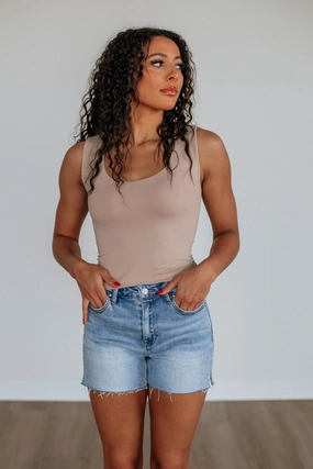 Jetson Seamless Tank - Sand Stay Flexible Fit Elastic Free