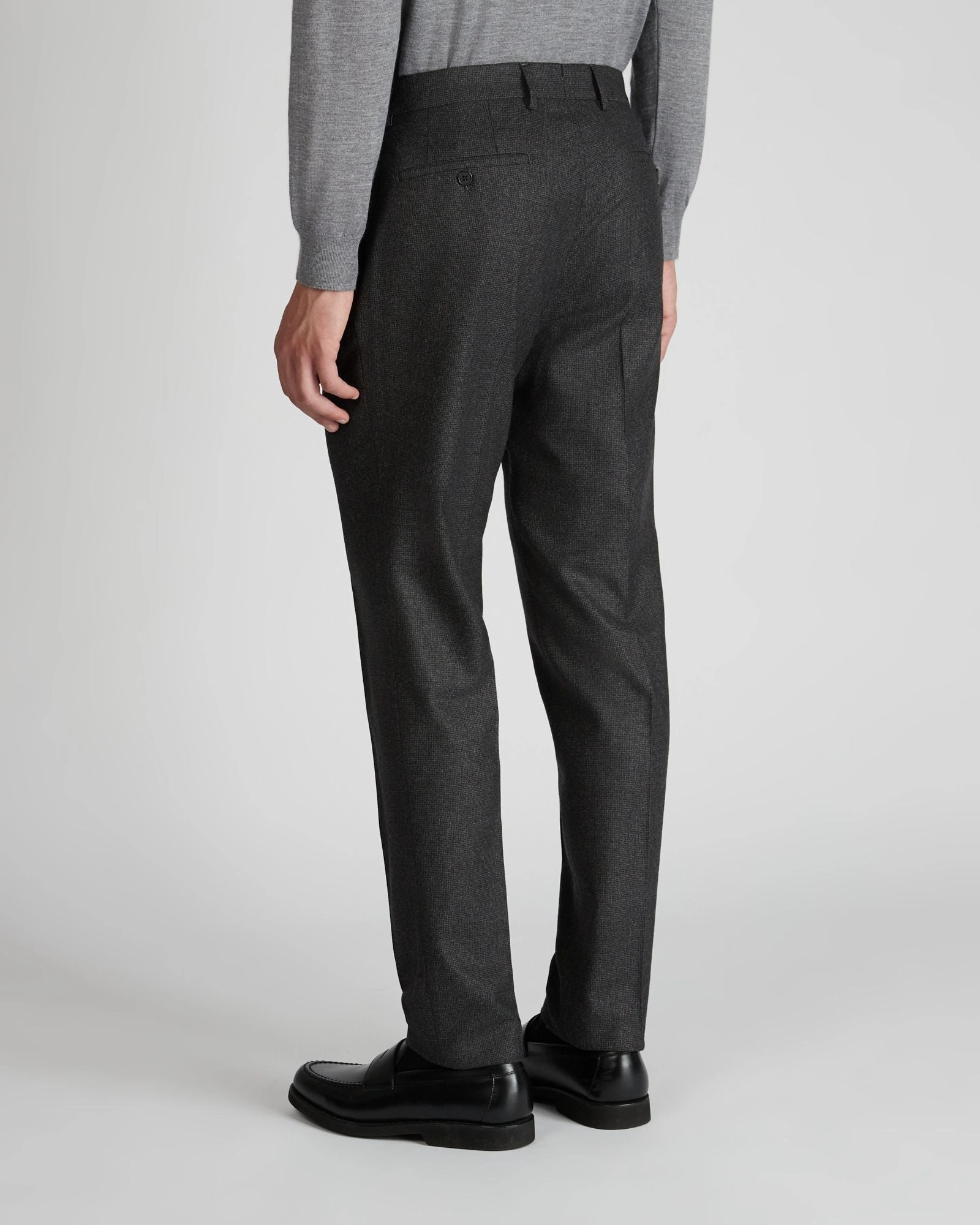 Tapered fit in micro-patterned wool Flexpant Comfort Wear Fit Perfect Silhouette