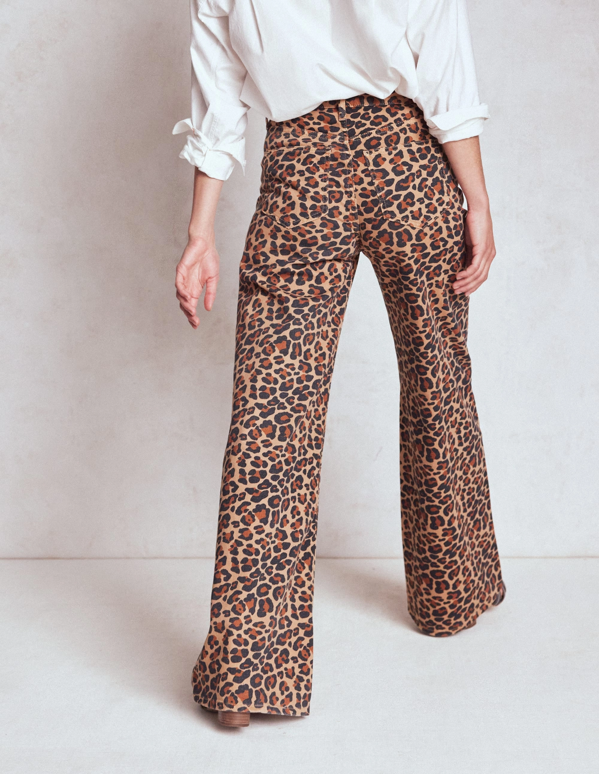 High Rise Wide Leg Jeans-Leopard Print Shape Flex Flex Movement
