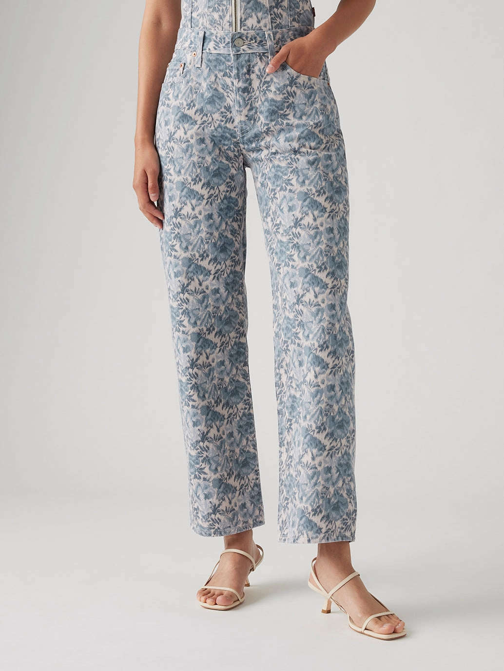 Fits Everyone Women's 501 Blue Straight Fit Mid Rise Jeans