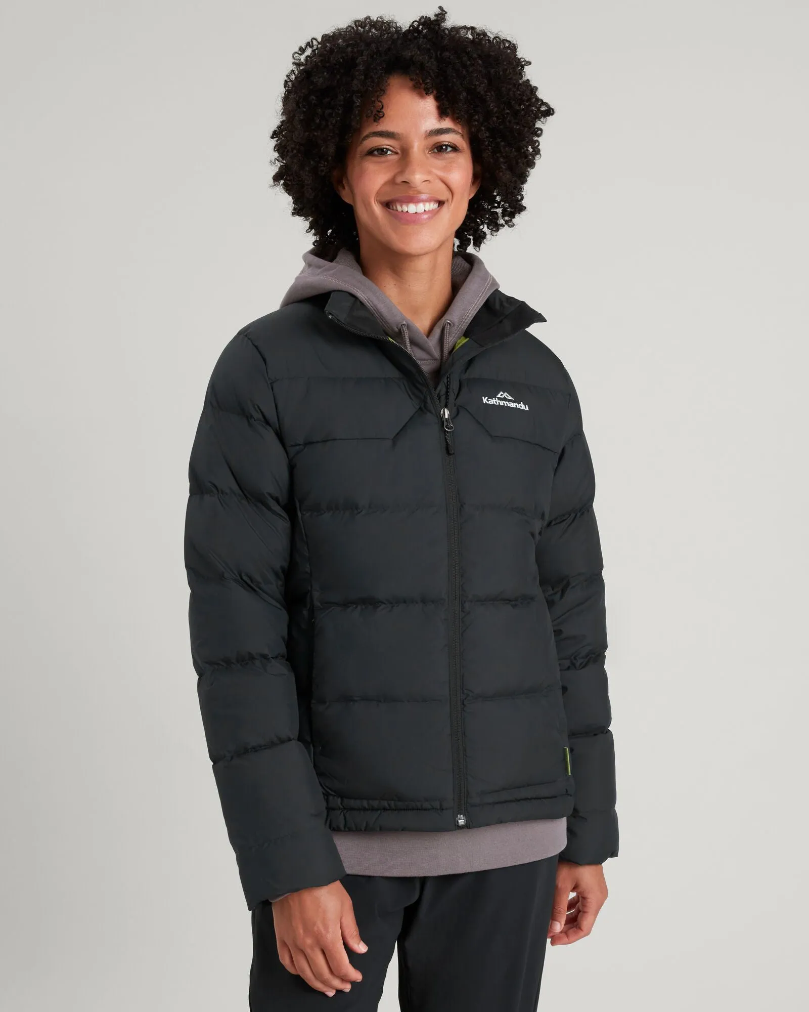 Women's Epiq Down Jacket - Black Crisp Walk Look