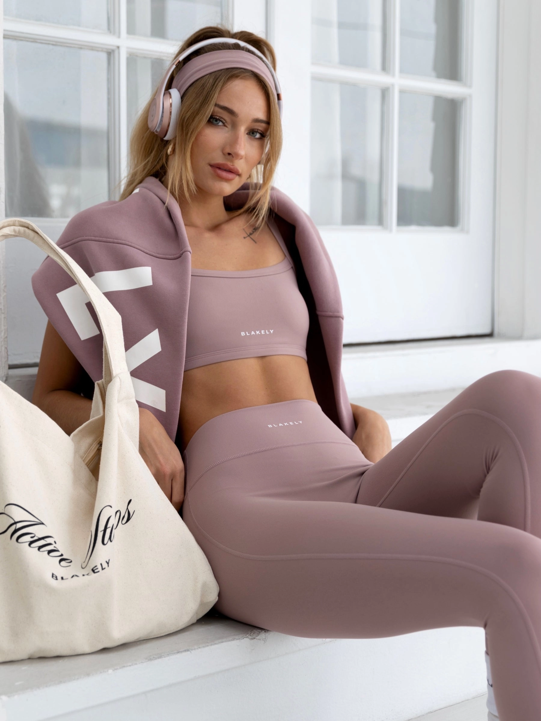 Neutral Colors Ultimate Sports Bra - Dusty Pink