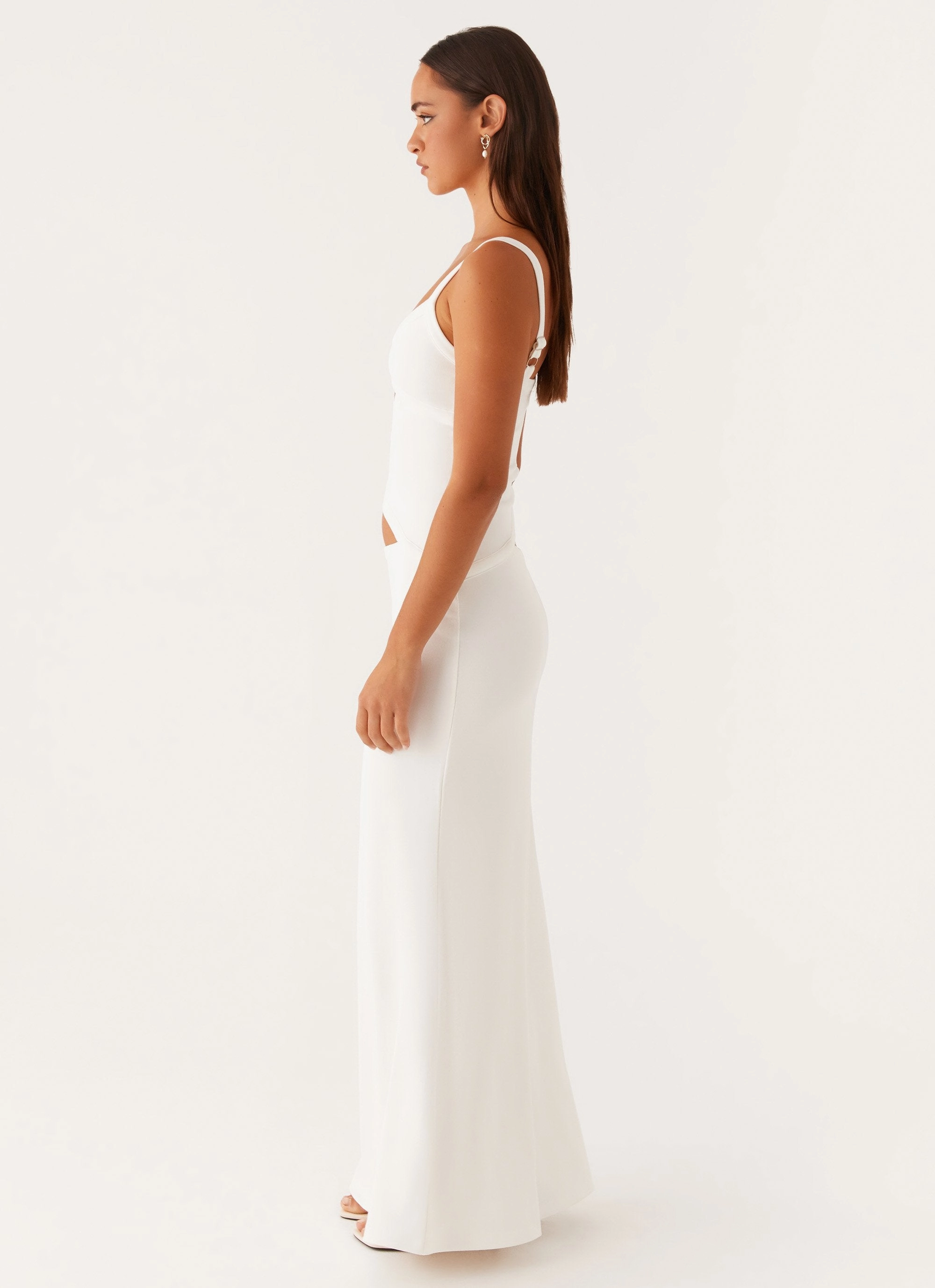 Flattering and Effortless Artistic Flair Jocelyn Maxi Dress - White