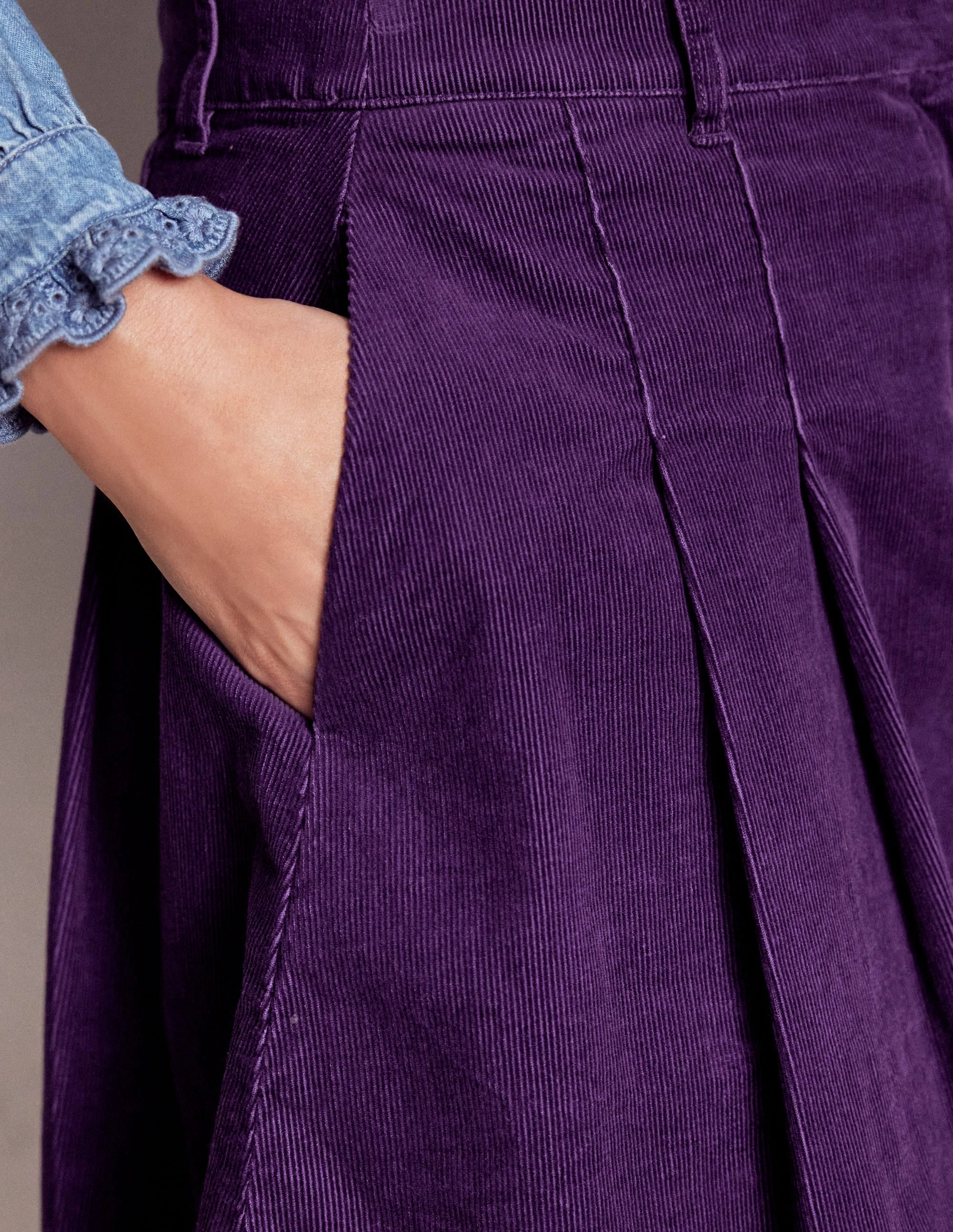 Soft Layers Modern Details Pleated Cord Skirt-Mystic Purple