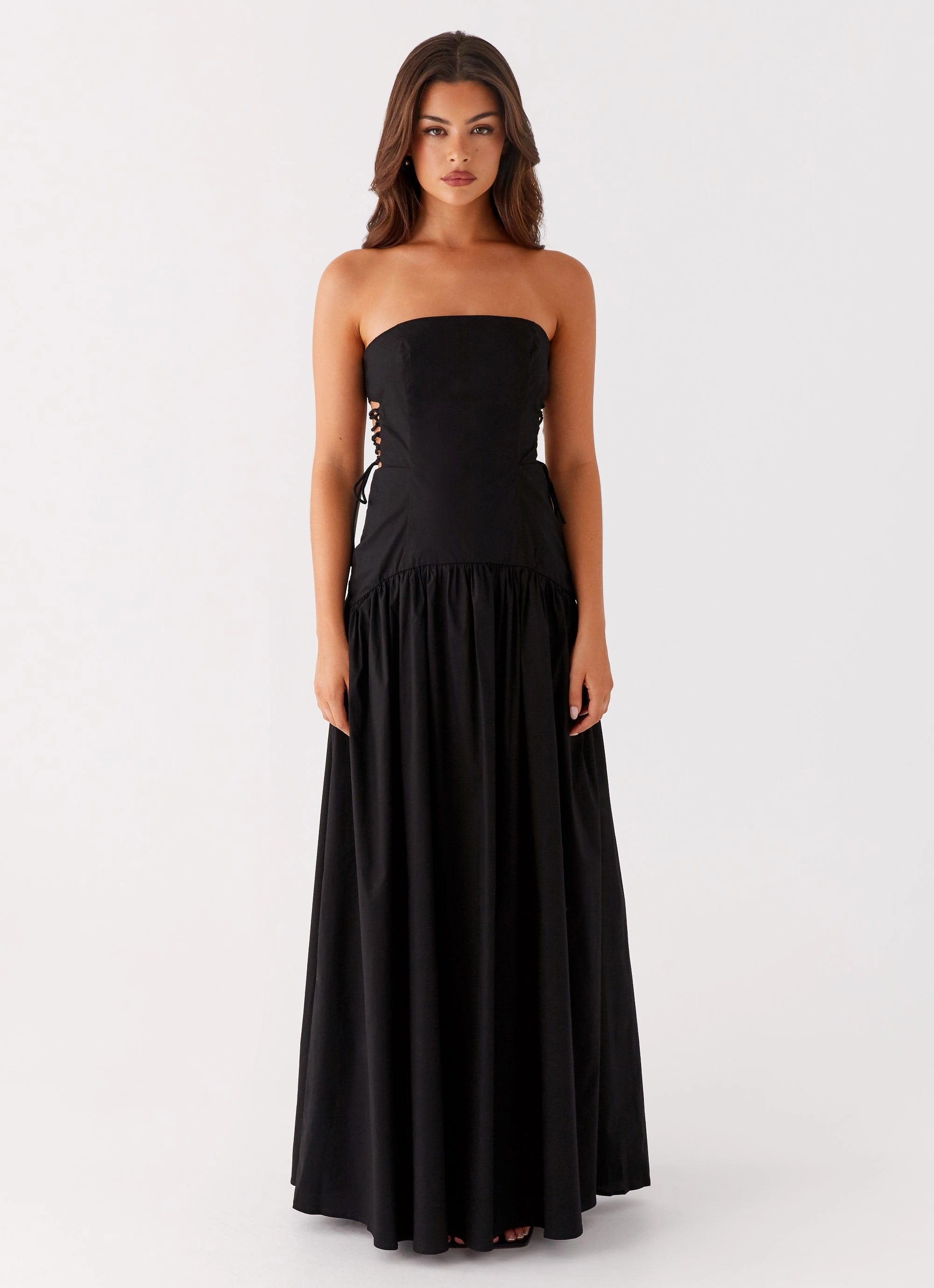 Conagh Maxi Dress - Black Snap-Closure Soft Hue